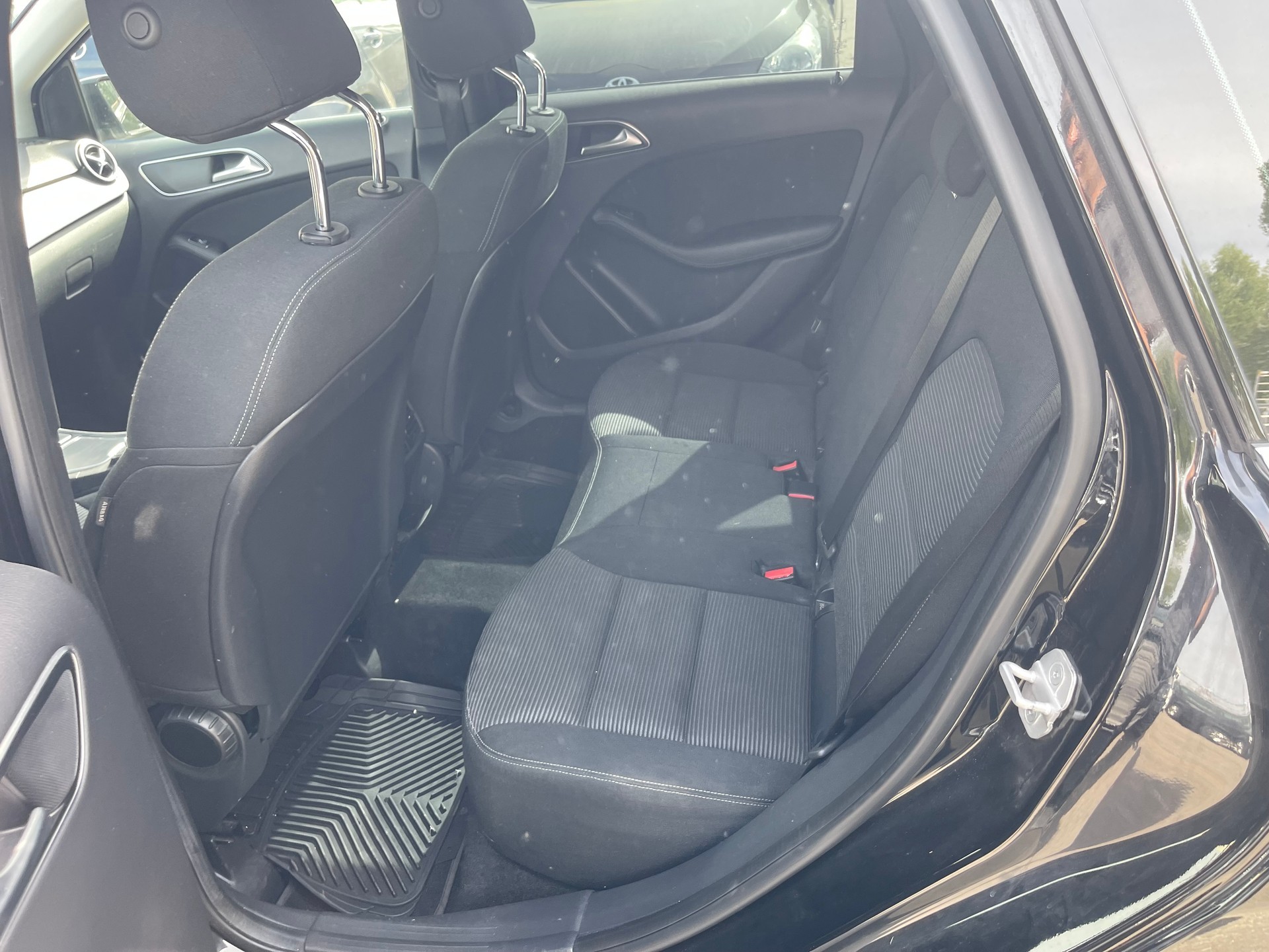 MERCEDES-BENZ B 180 Style 7G-DCT-image-7