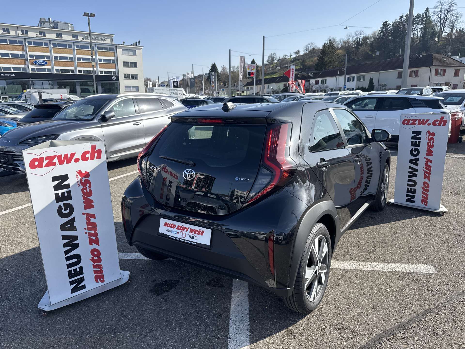 TOYOTA Aygo X 1.5 Comfort NEUES MODELL e-CVT Automat-showroom-element-2
