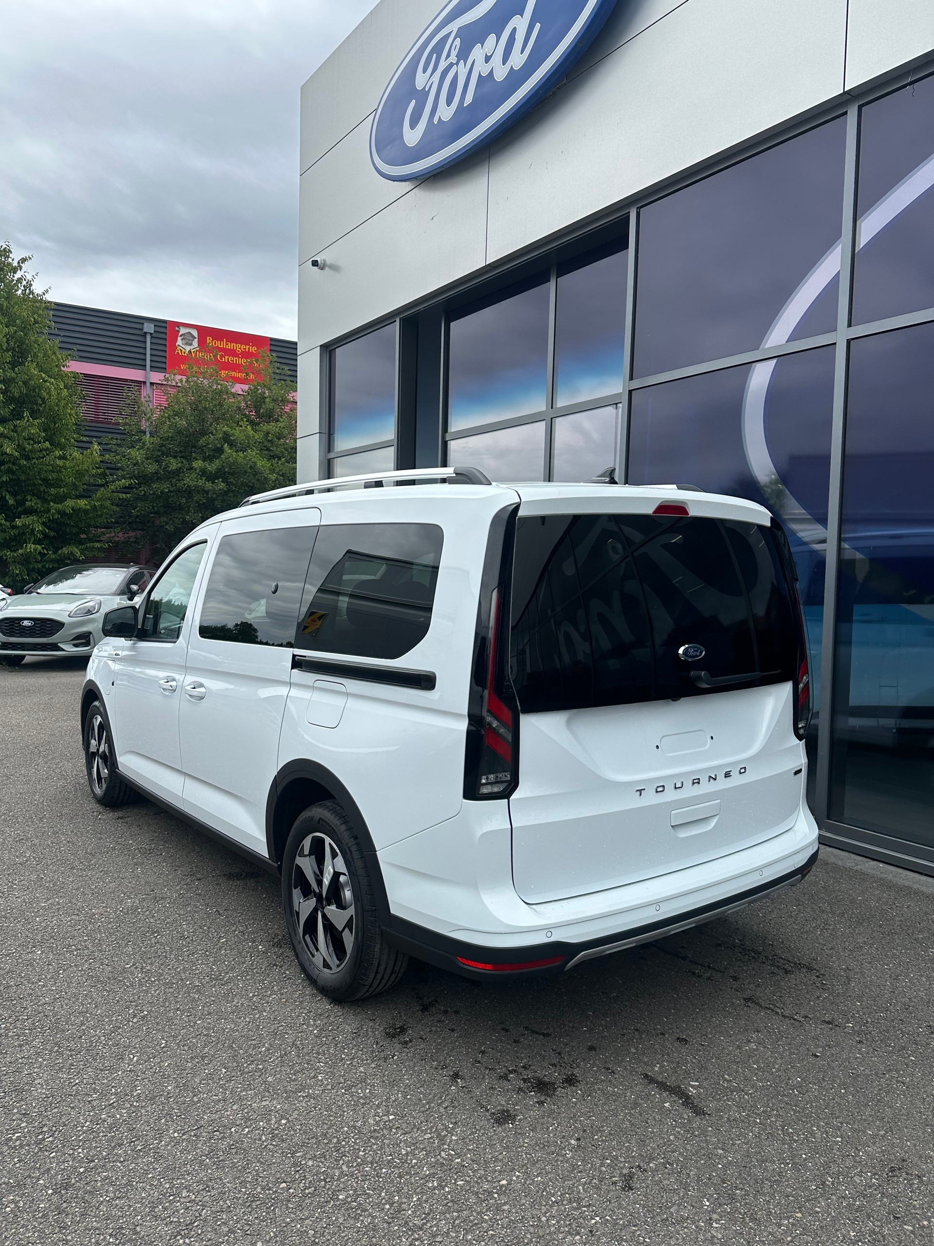 FORD TOURNEO CONNECT Grand 1.5 EcoB Active/PHEV/150CV-image-3