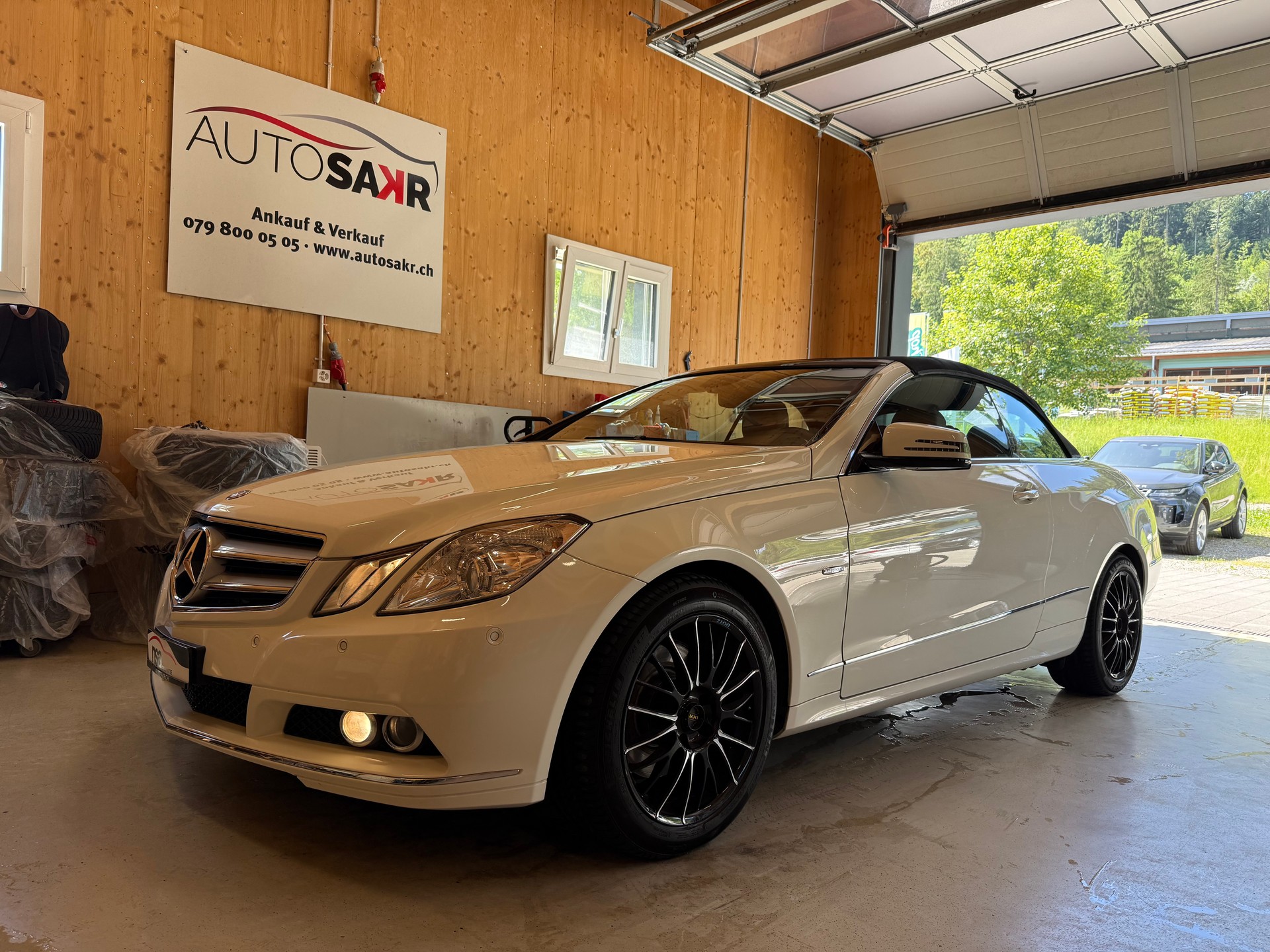 MERCEDES-BENZ E 350 CGI BlueEfficiency 7G-Tronic