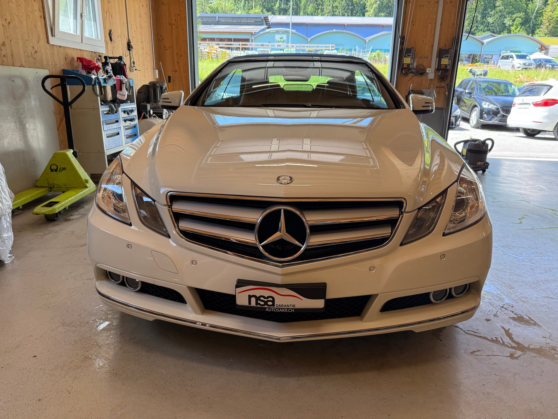 MERCEDES-BENZ E 350 CGI BlueEfficiency 7G-Tronic-showroom-element-1