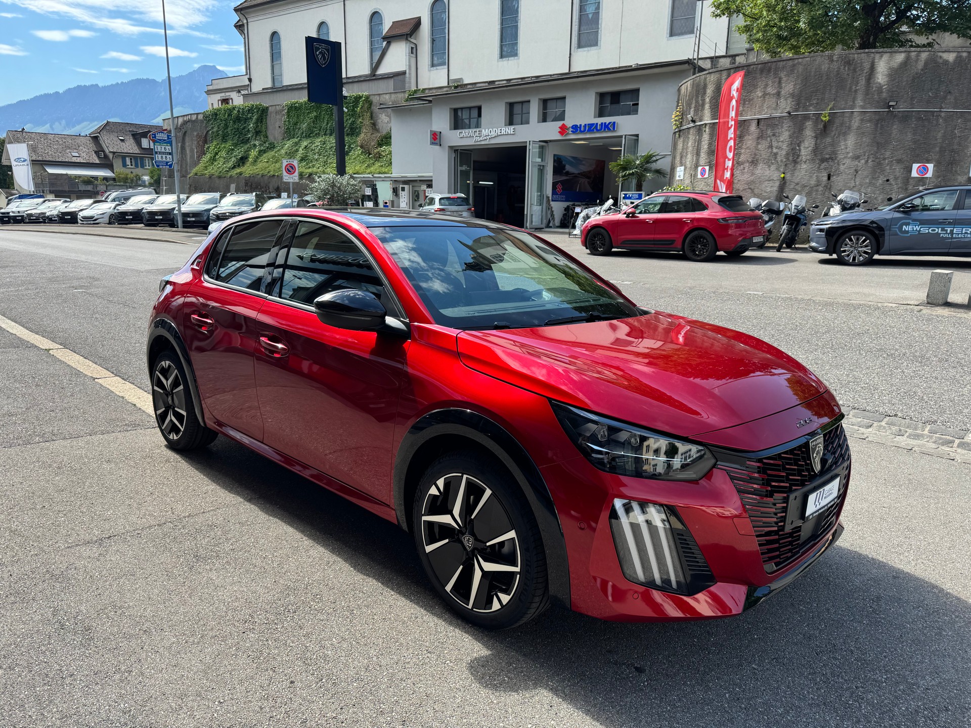 PEUGEOT 208 1.2 Hybrid 145 GT-showroom-element-2