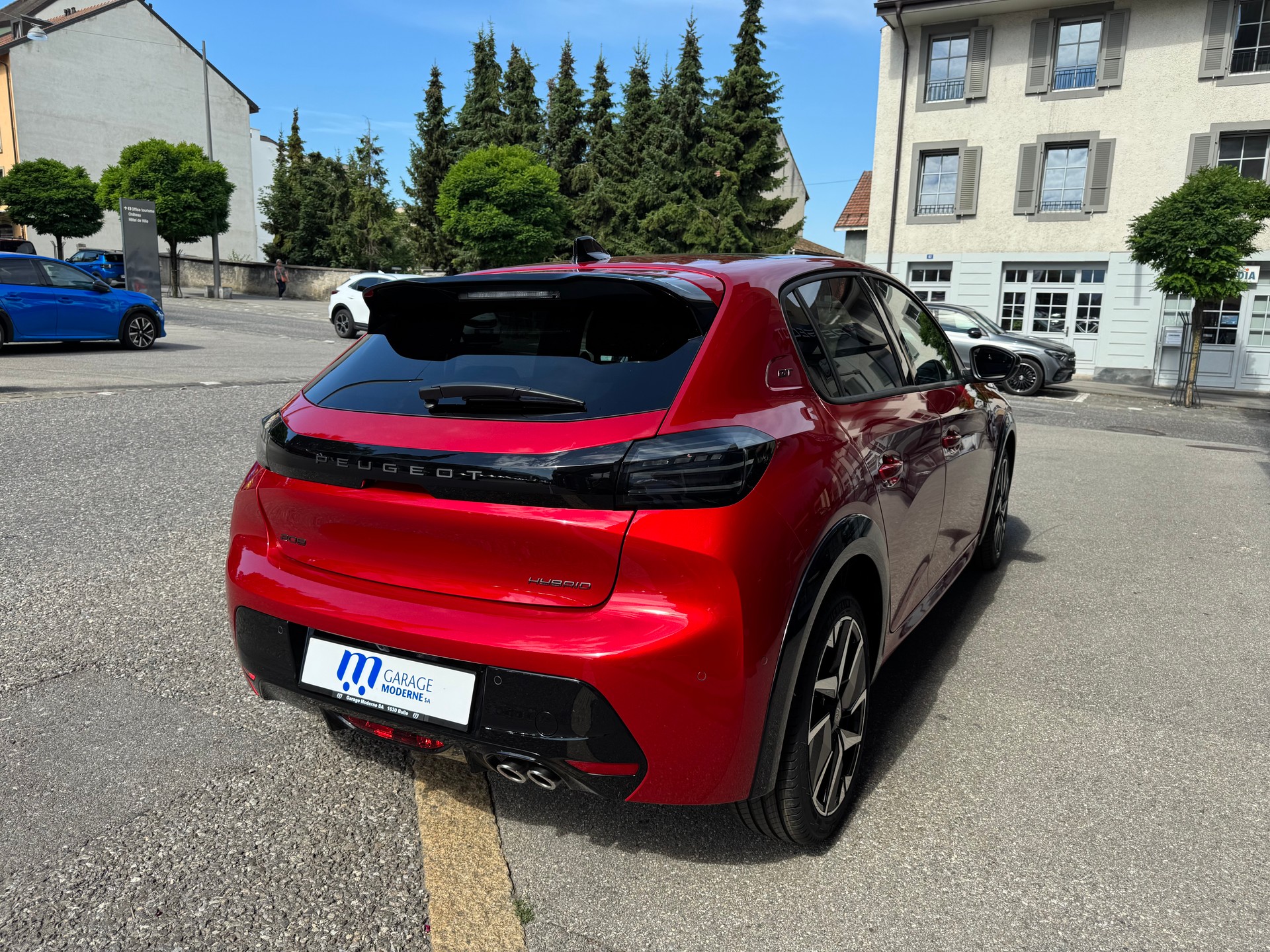 PEUGEOT 208 1.2 Hybrid 145 GT-showroom-element-3