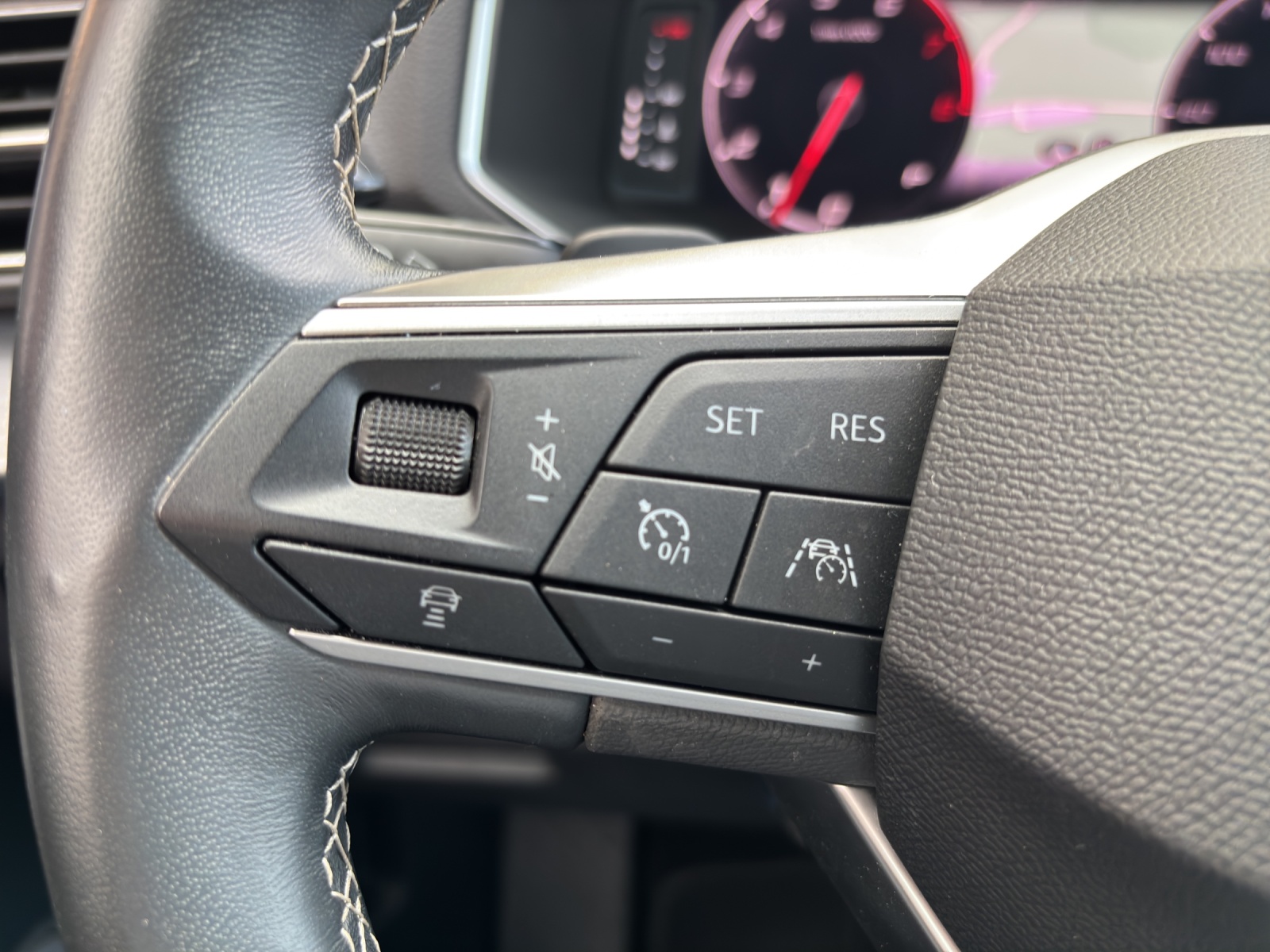 SEAT Tarraco 2.0TSI Xperience 4Drive DSG & 7-Sitzer mit AHK, Standheizung & Leder-image-14