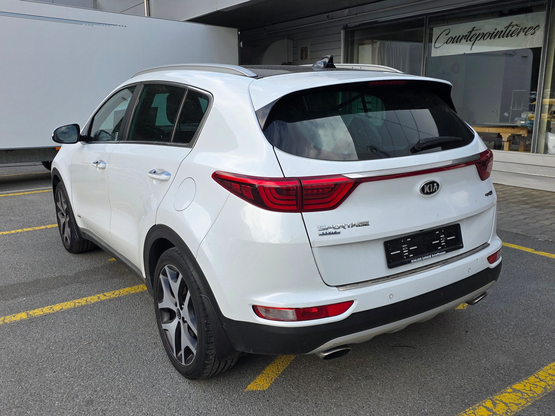 KIA Sportage 1.6 T-GDi Style GT Line 4WD Automat-image-2