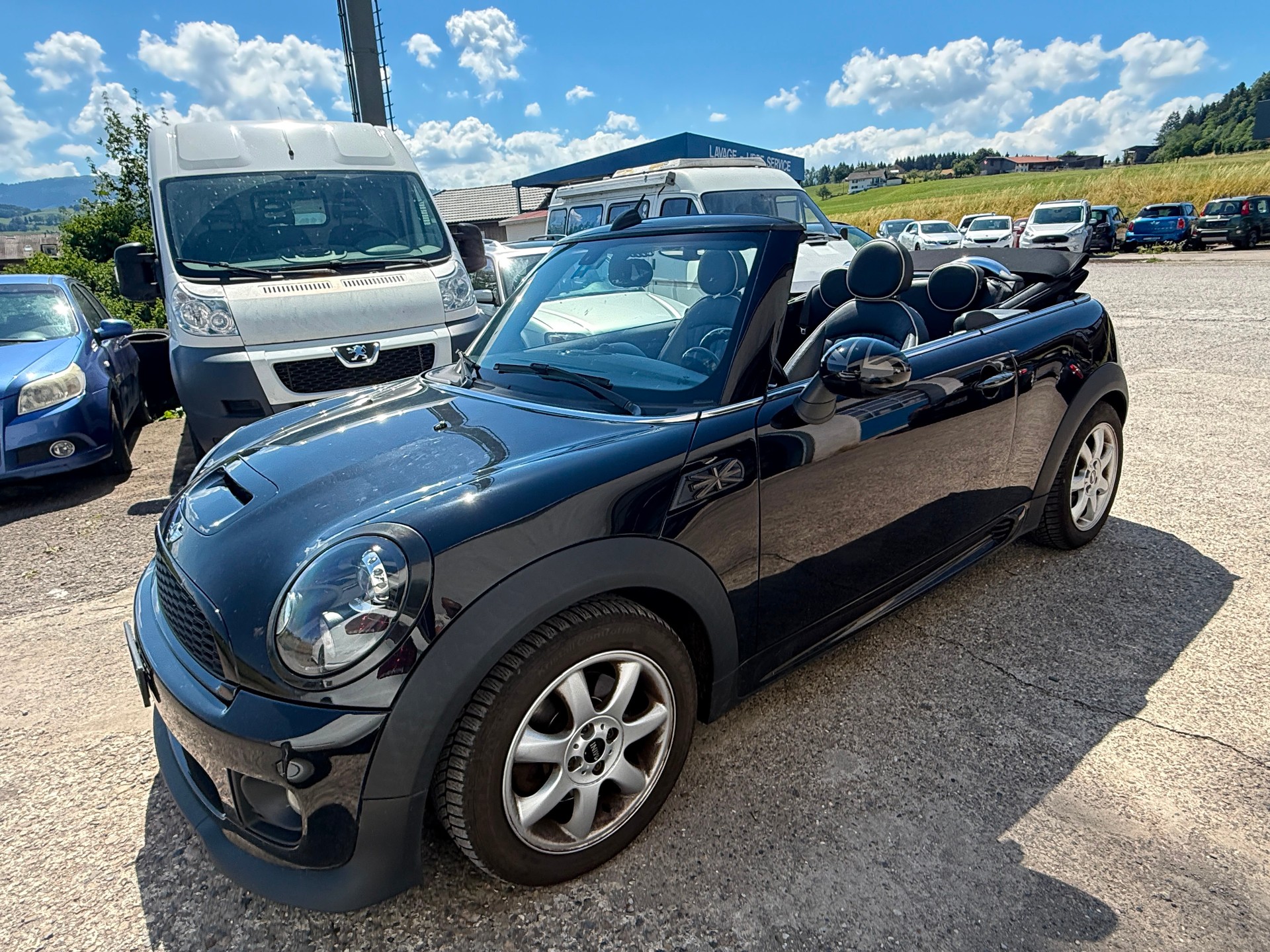 MINI Cooper S Cabriolet-image-1