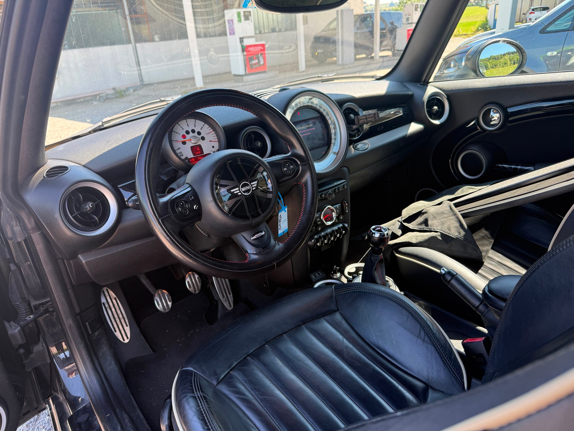 MINI Cooper S Cabriolet-image-6