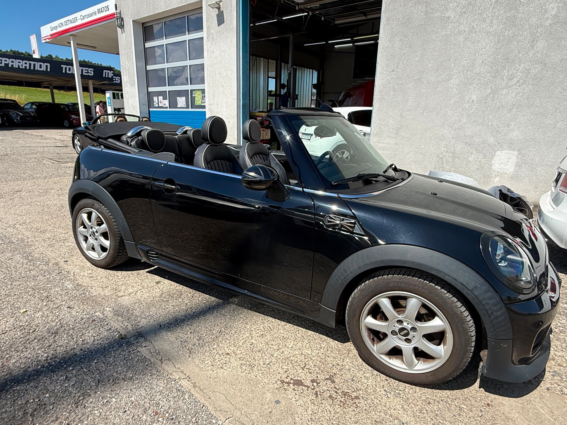 MINI Cooper S Cabriolet-image-2