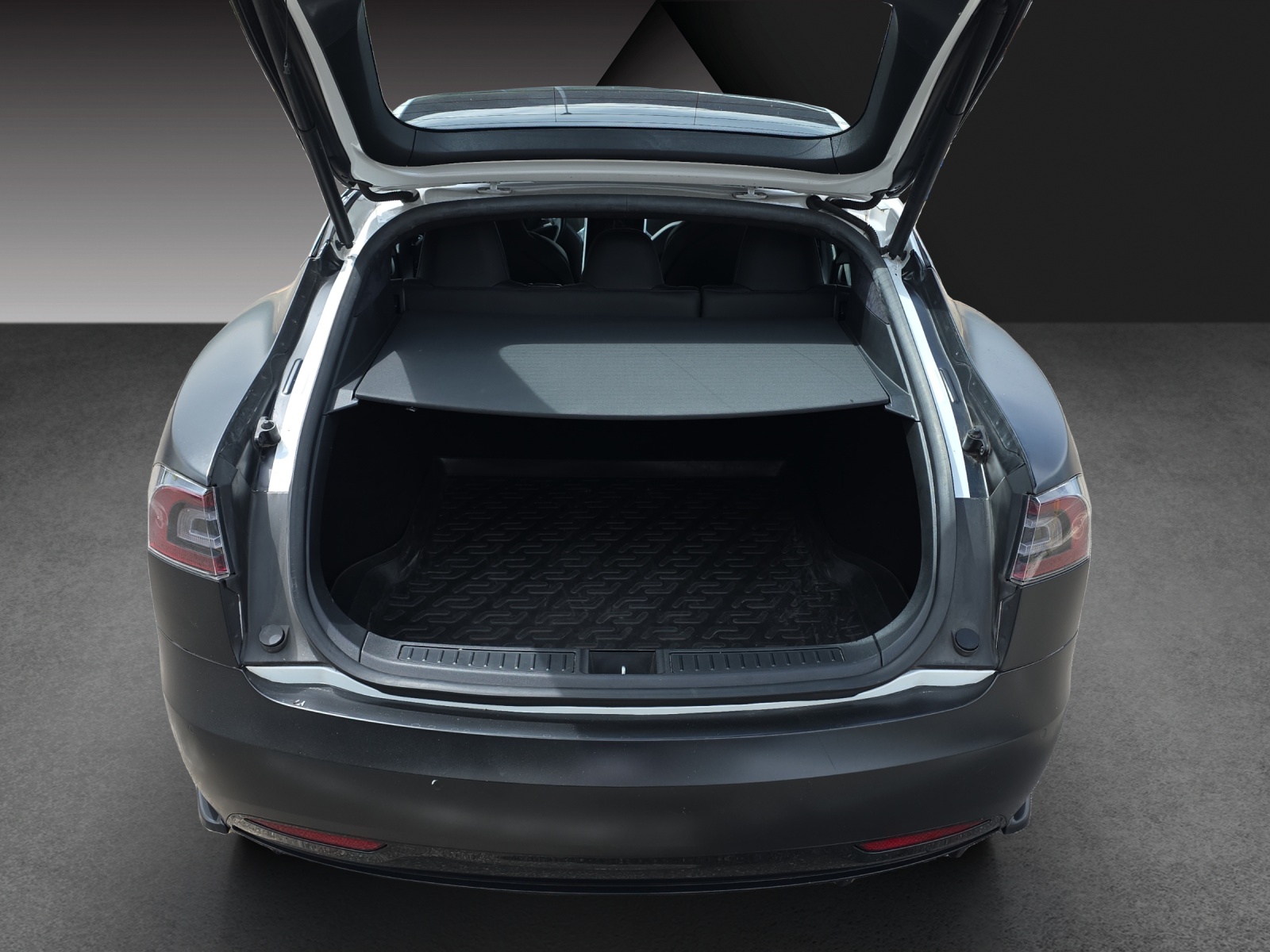 TESLA Model S 75 D-image-6