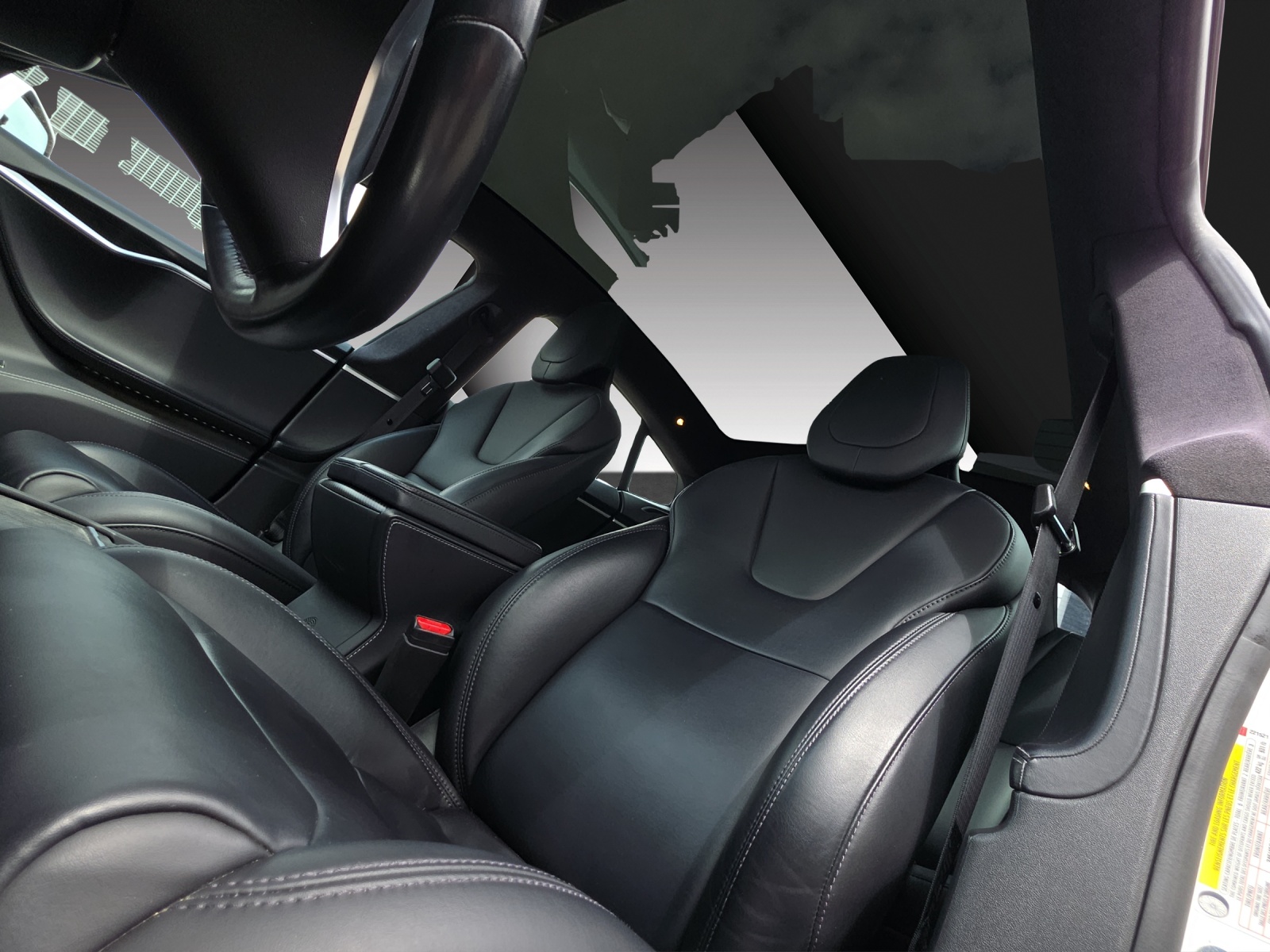 TESLA Model S 75 D-image-13