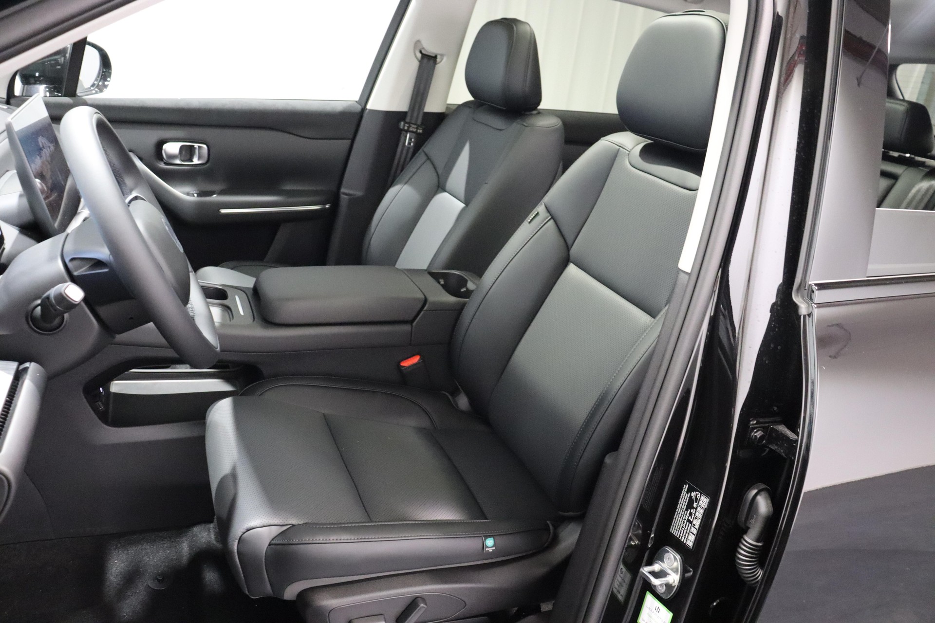 LEAPMOTOR C10 1.5 REEV Design-showroom-element-3