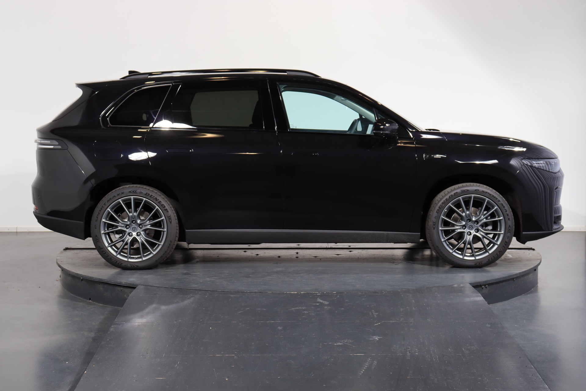 LEAPMOTOR C10 1.5 REEV Design-showroom-element-1