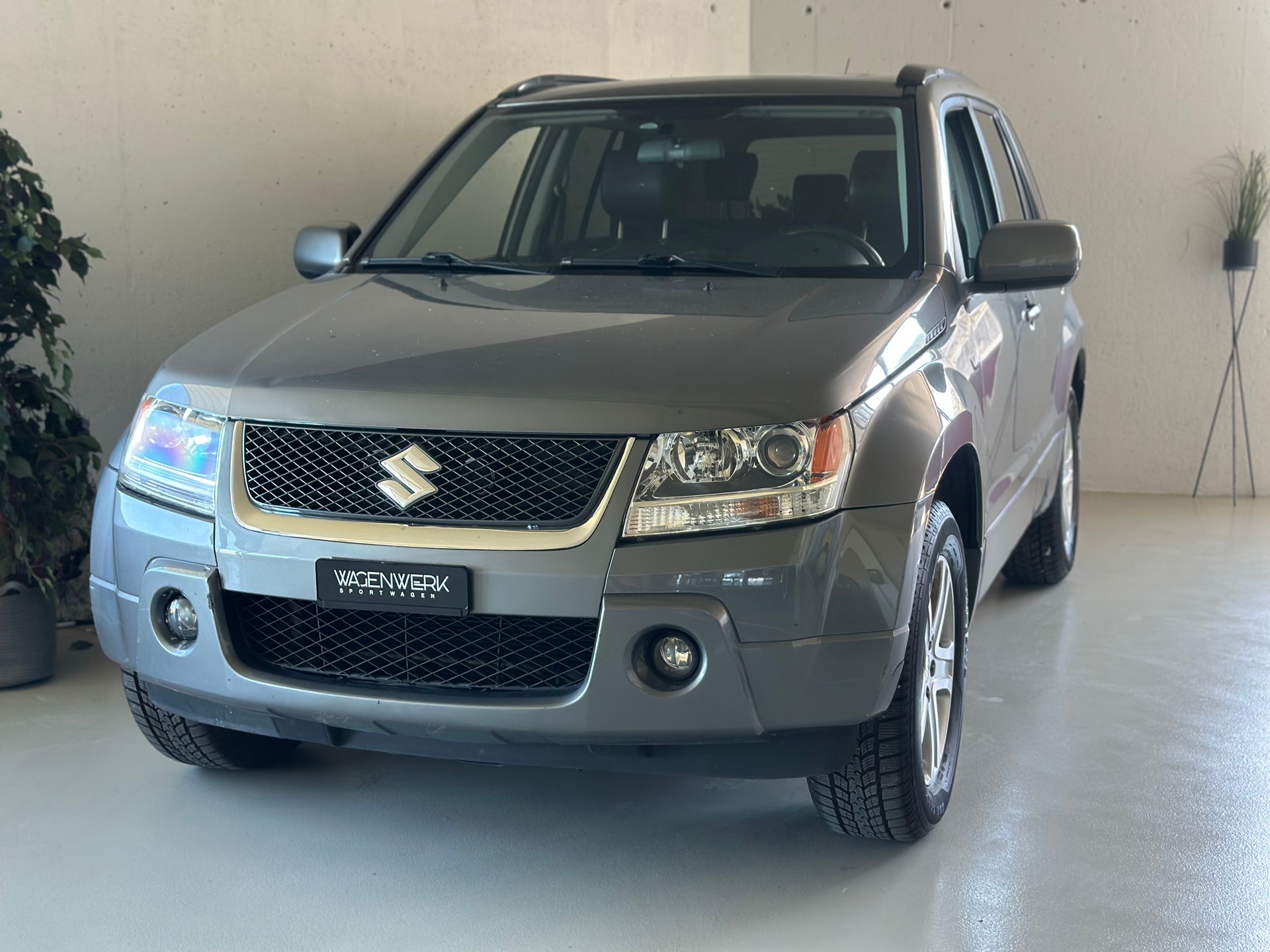 SUZUKI Grand Vitara 2.7 24V V6 Top-showroom-element-1