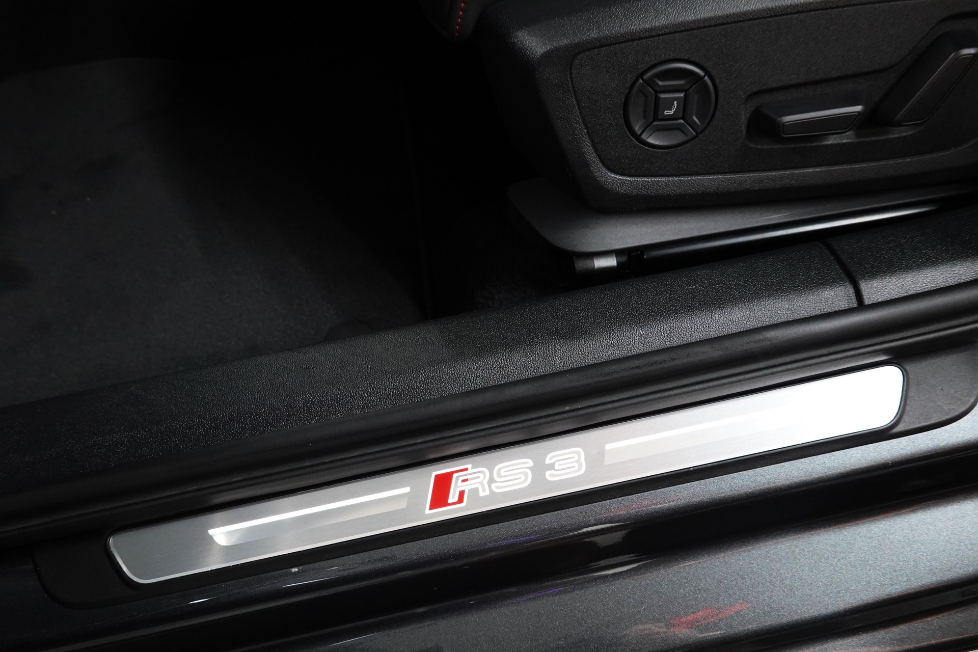 AUDI RS3 LIMOUSINE 2.5 TSI QUATTRO S-TRONIC CH-FZ SEDAN GRAIL ON TOP-image-33