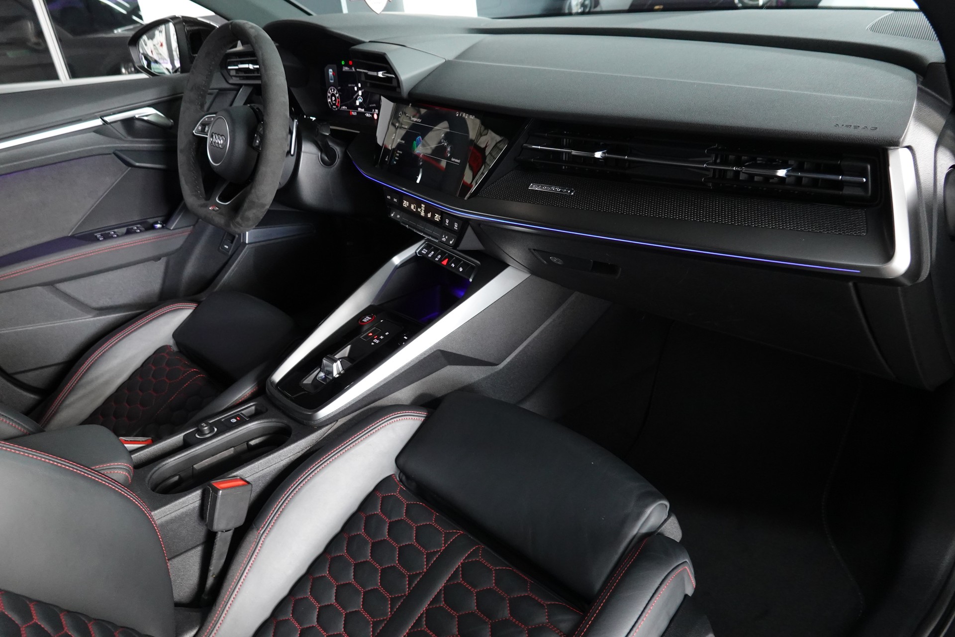 AUDI RS3 LIMOUSINE 2.5 TSI QUATTRO S-TRONIC CH-FZ SEDAN GRAIL ON TOP-image-43