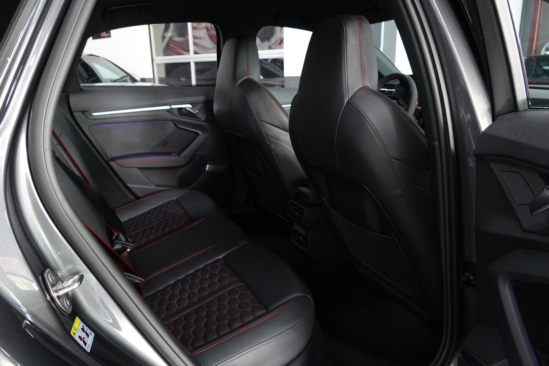 AUDI RS3 LIMOUSINE 2.5 TSI QUATTRO S-TRONIC CH-FZ SEDAN GRAIL ON TOP-image-39