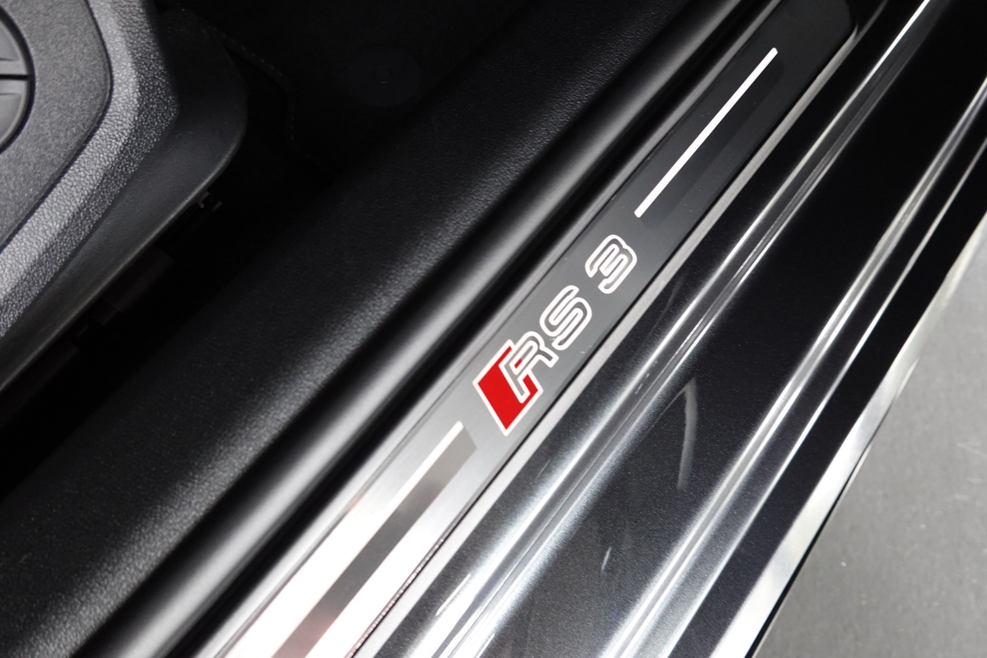 AUDI RS3 LIMOUSINE 2.5 TSI QUATTRO S-TRONIC CH-FZ SEDAN GRAIL ON TOP-image-44
