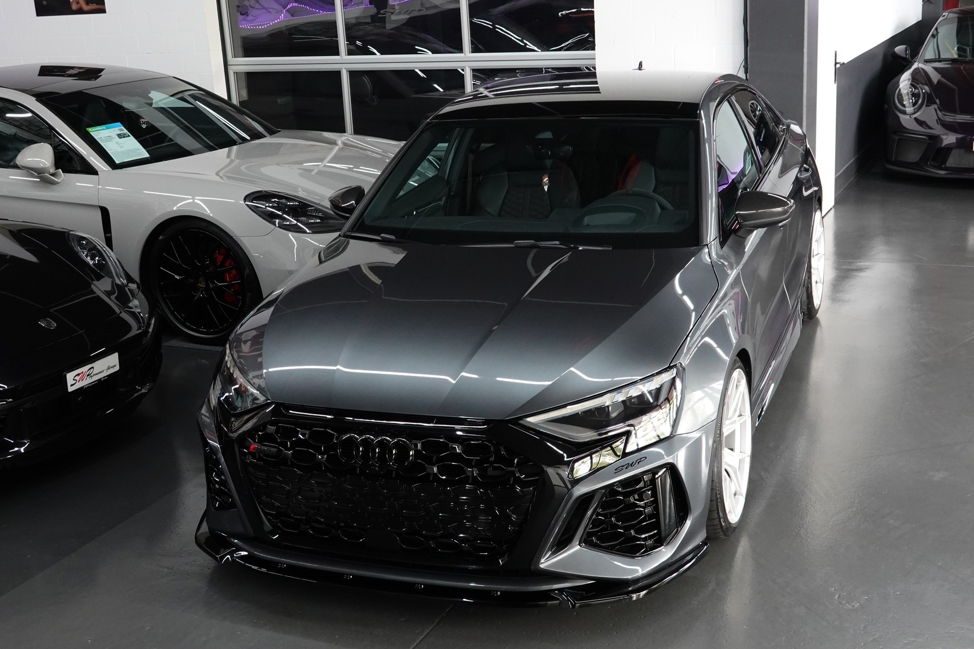 AUDI RS3 LIMOUSINE 2.5 TSI QUATTRO S-TRONIC CH-FZ SEDAN GRAIL ON TOP-showroom-element-2
