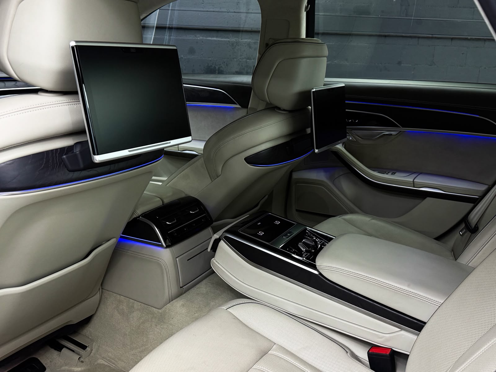 AUDI A8 50 TDI quattro tiptronic-image-15