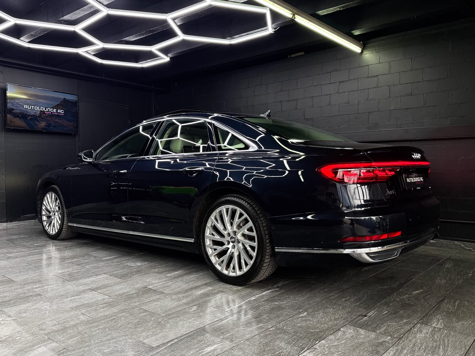 AUDI A8 50 TDI quattro tiptronic-image-6