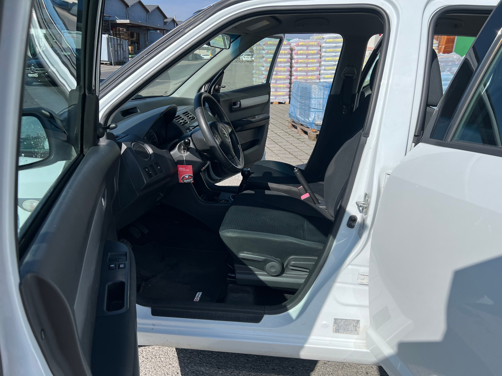 SUZUKI Swift 1.3i 16V GL Top-image-7
