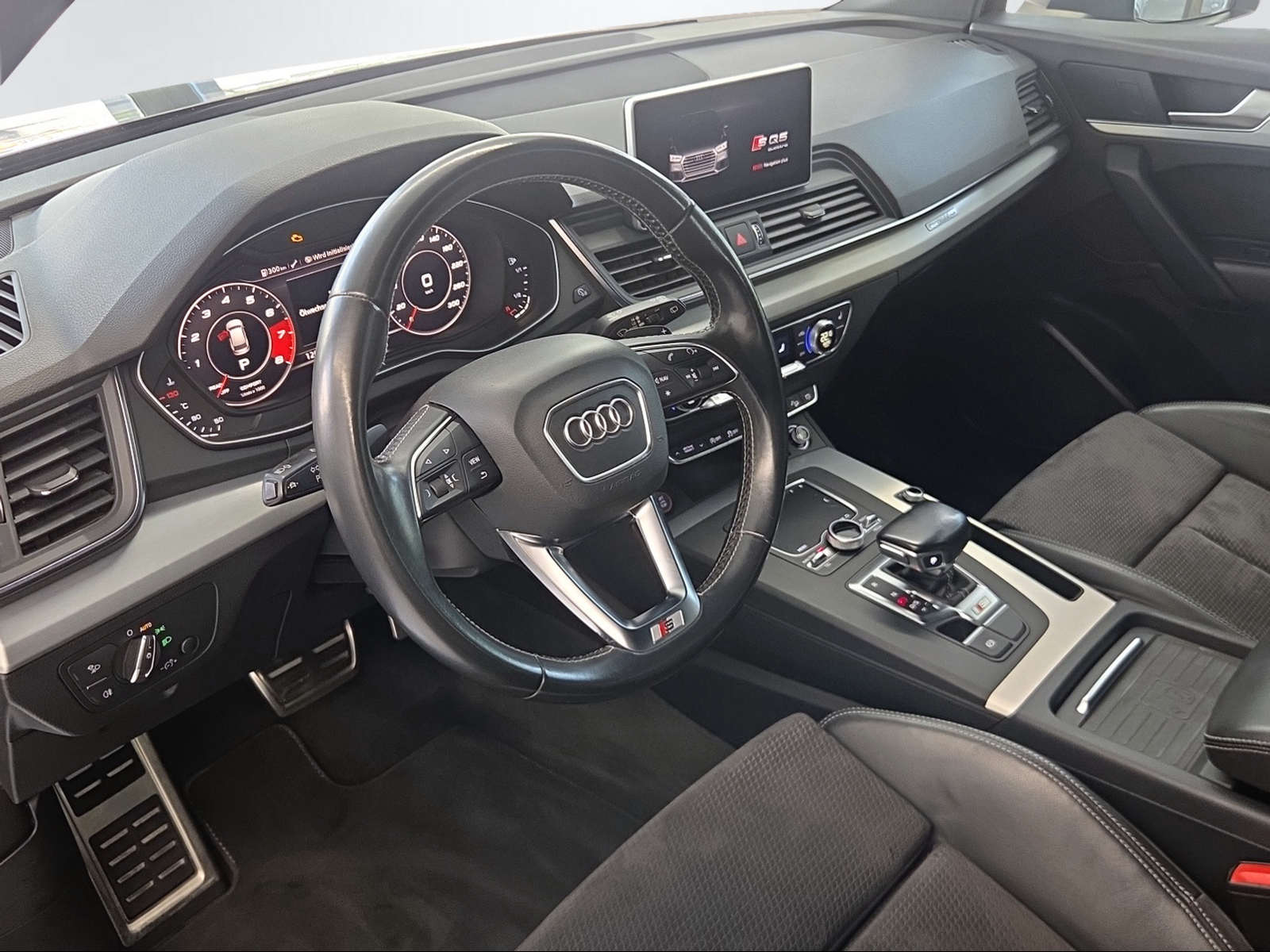 AUDI SQ5 3.0 V6 TFSI quattro T-Tronic-image-9