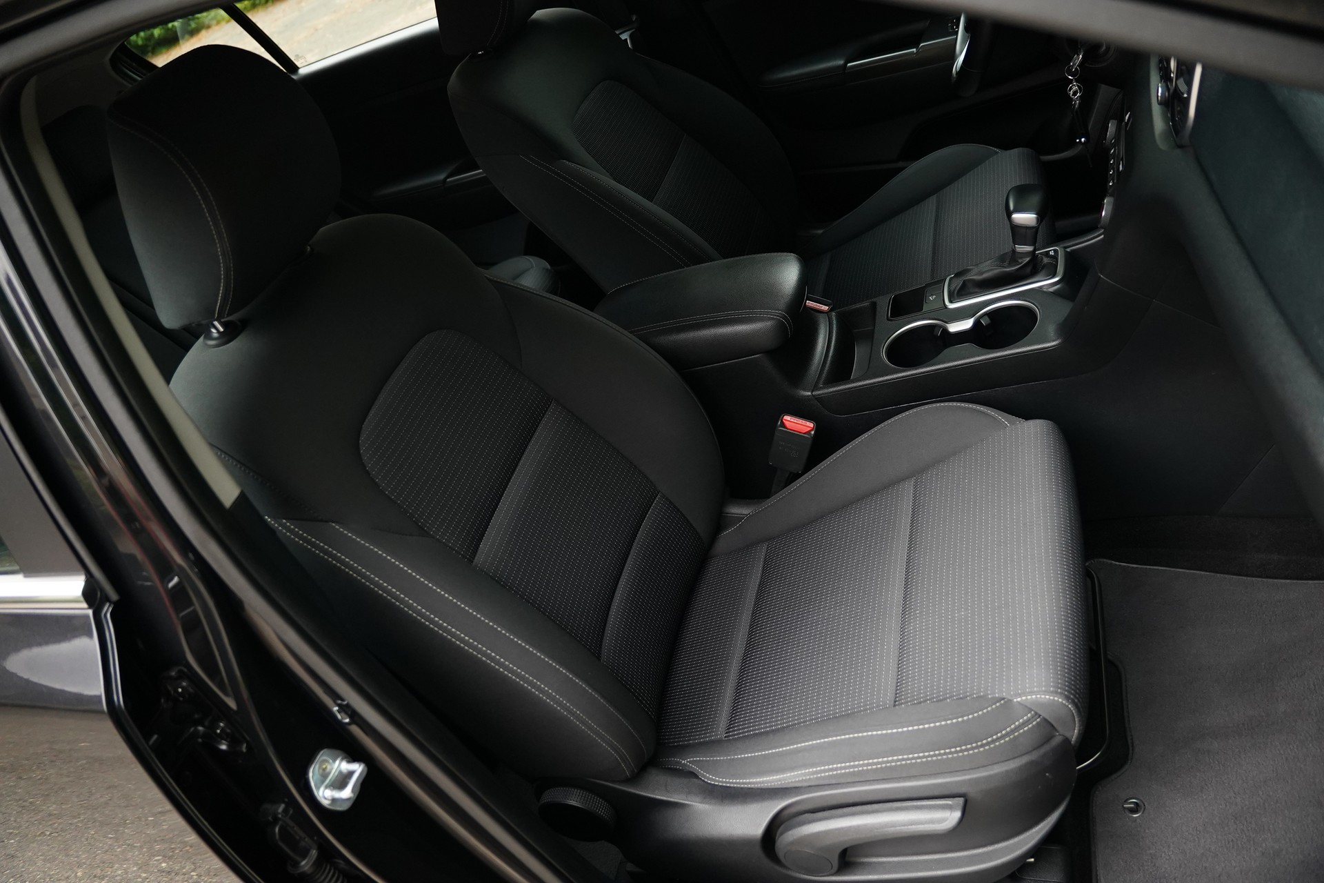 KIA Sportage 1.6 GDi Trend 2WD-image-17