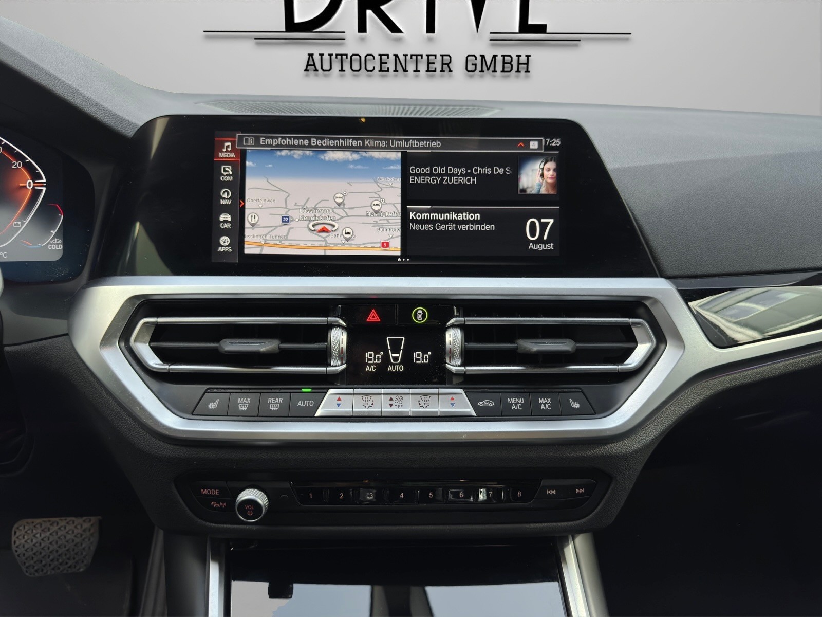 BMW 320d xDrive 48V Touring Sport Line Steptronic-image-12