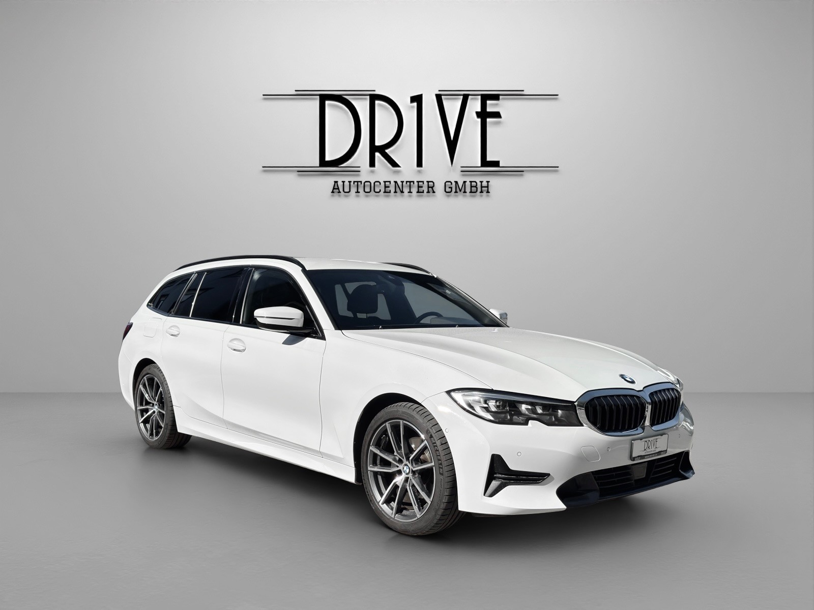 BMW 320d xDrive 48V Touring Sport Line Steptronic-showroom-element-2