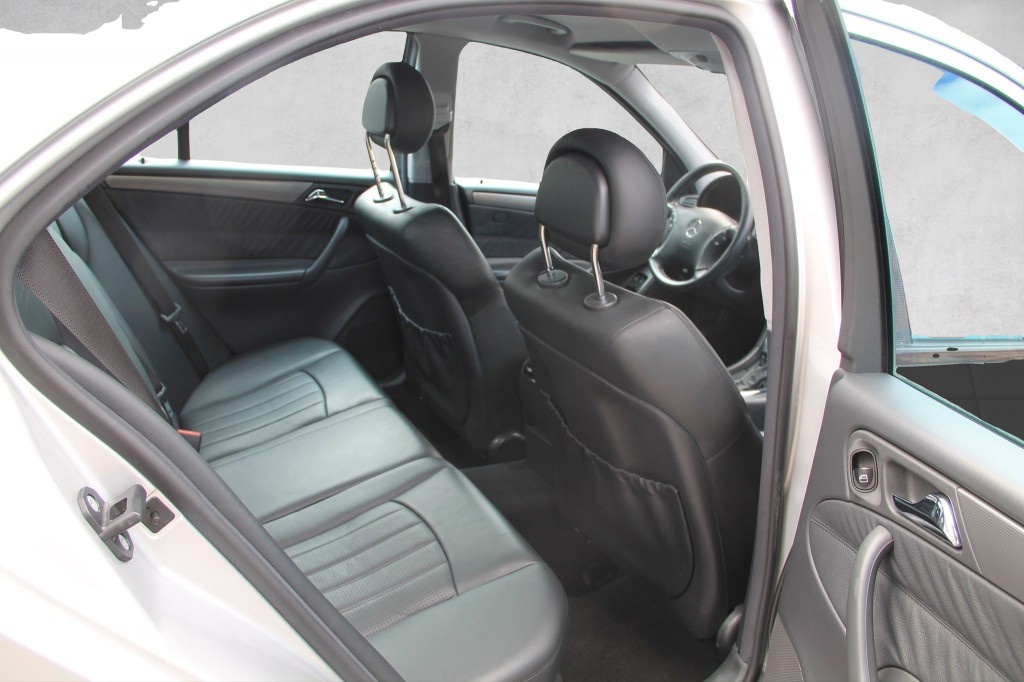 MERCEDES-BENZ C 32 AMG Automatic-image-9