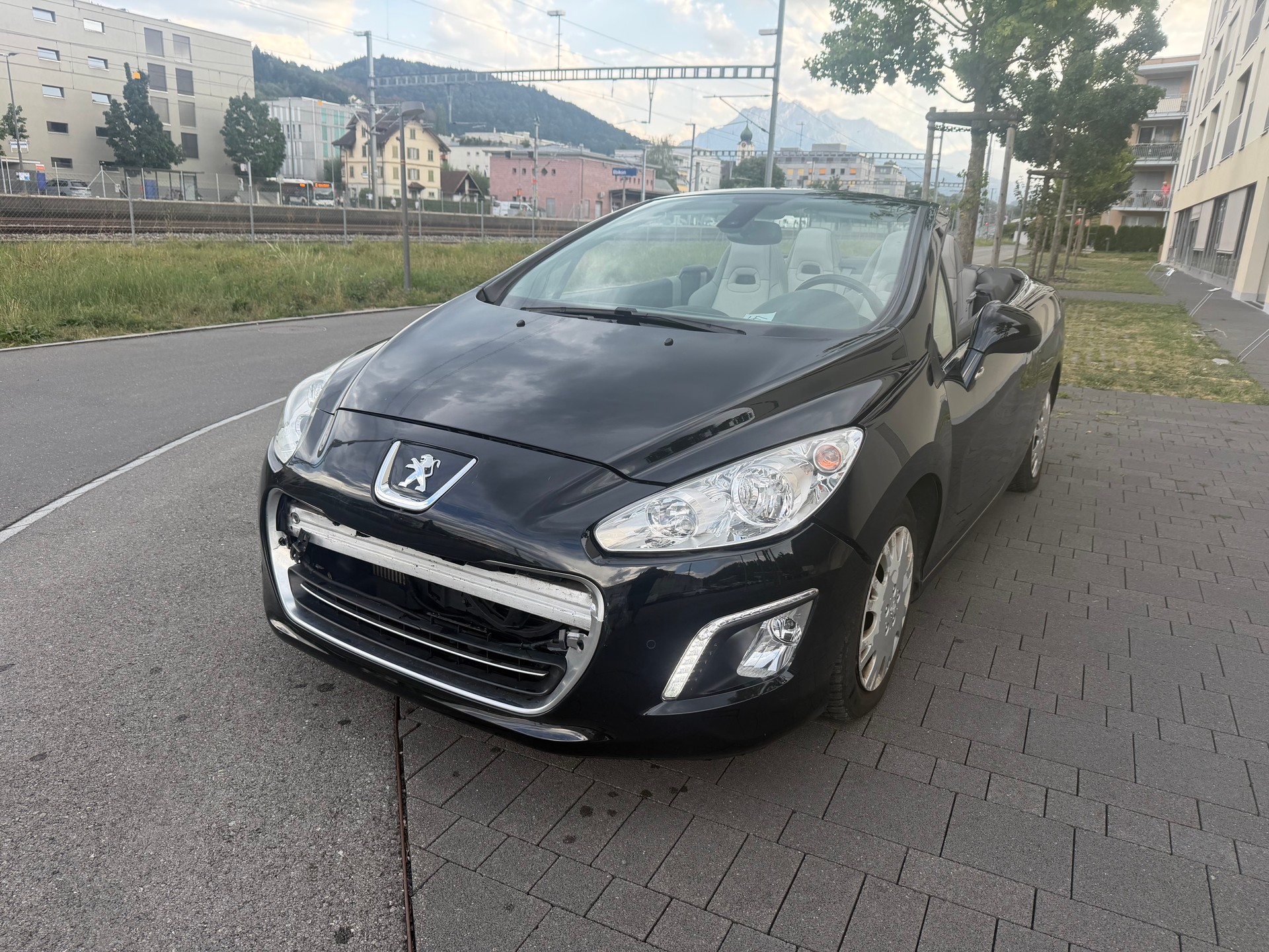 PEUGEOT 308 CC 1.6 16V Turbo Active