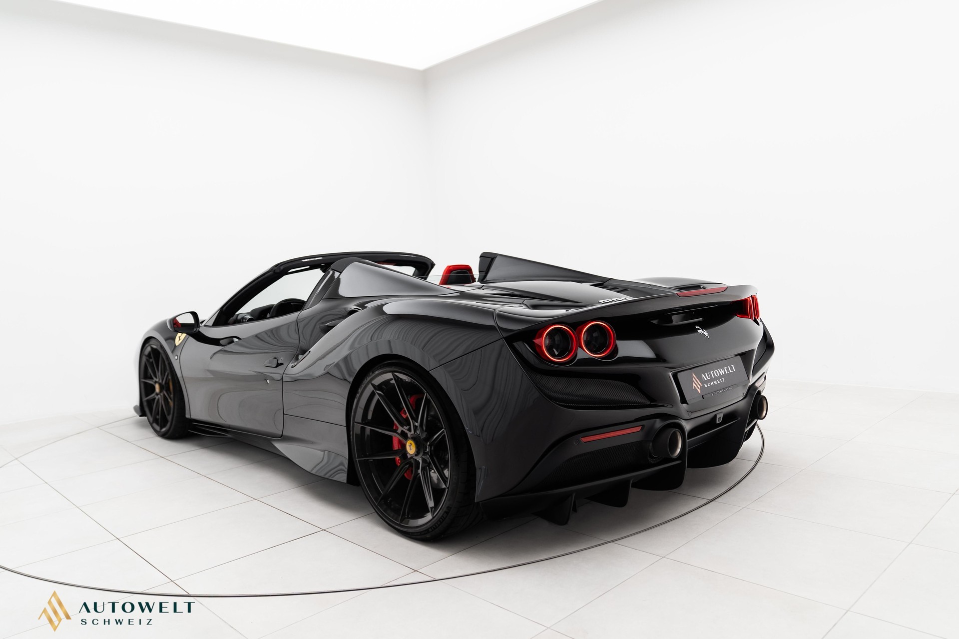 FERRARI F8 Spider Novitec-showroom-element-2