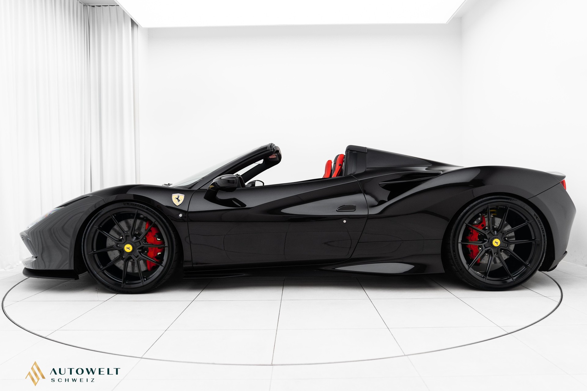 FERRARI F8 Spider Novitec-showroom-element-1