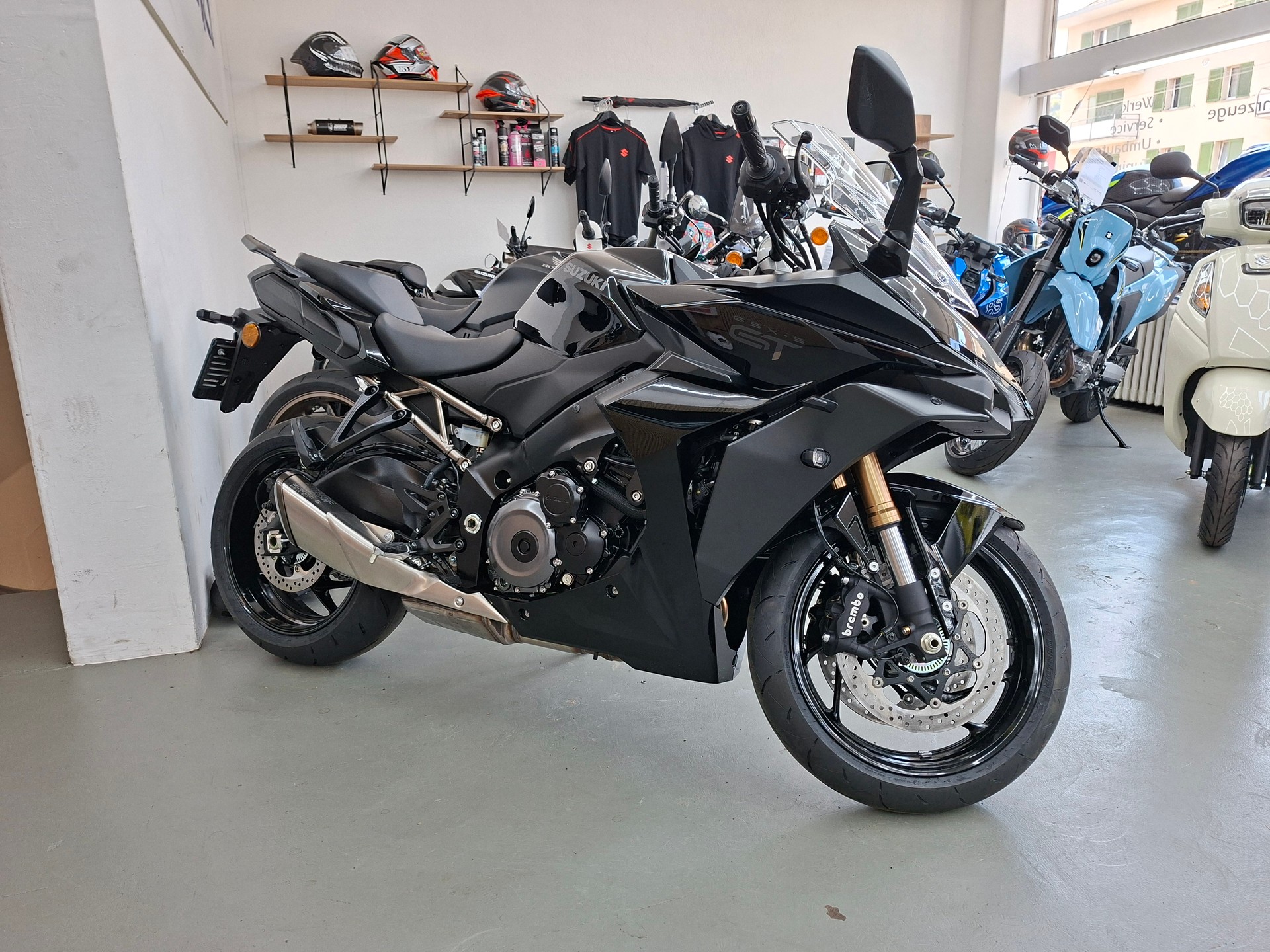 SUZUKI GSX-S 1000 GT Travel-image-0