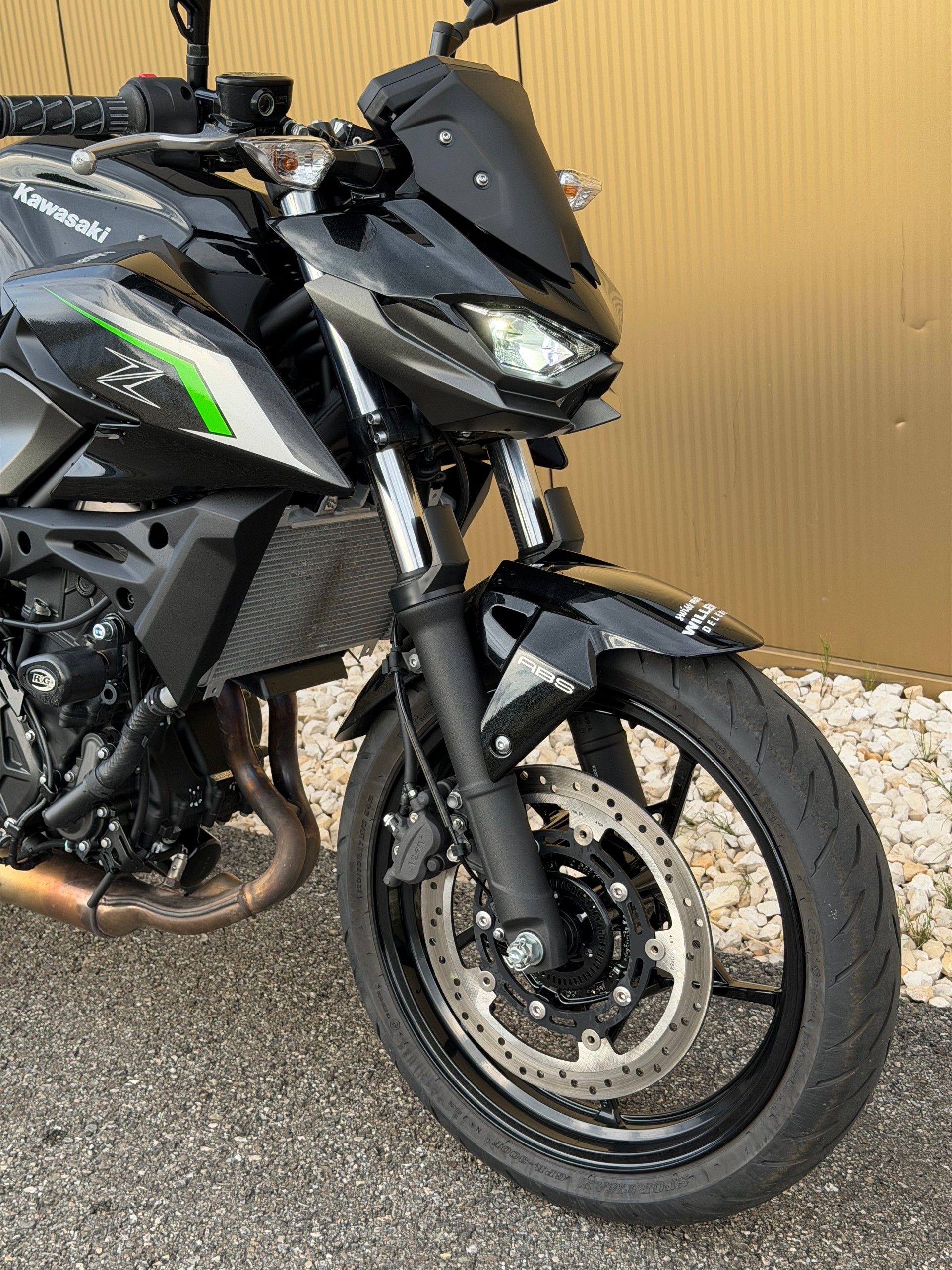 KAWASAKI Z 500-showroom-element-1