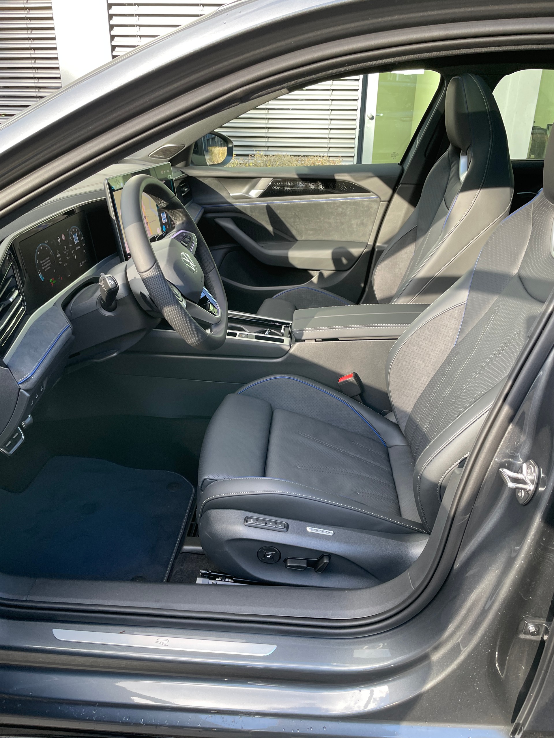 VW Passat Variant 1.5e TSI R-Line DSG-image-10