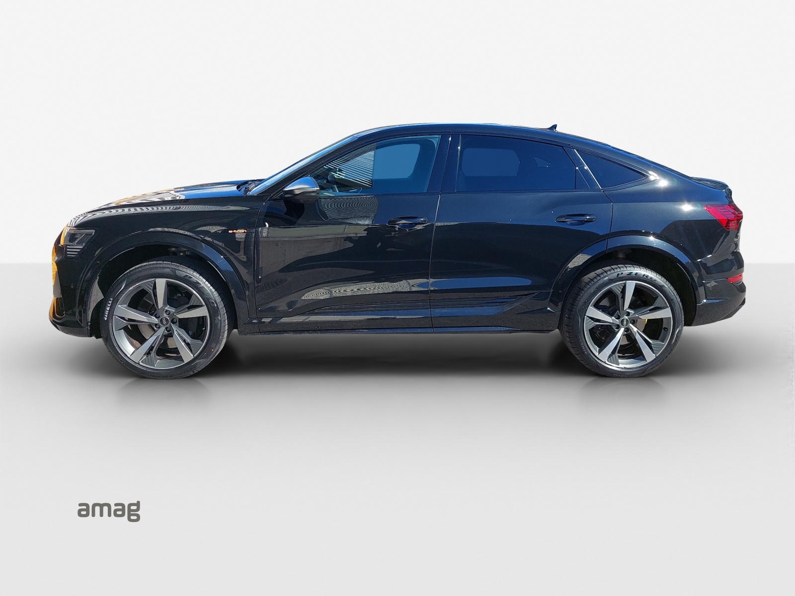 AUDI e-tron S Sportback quattro-showroom-element-1