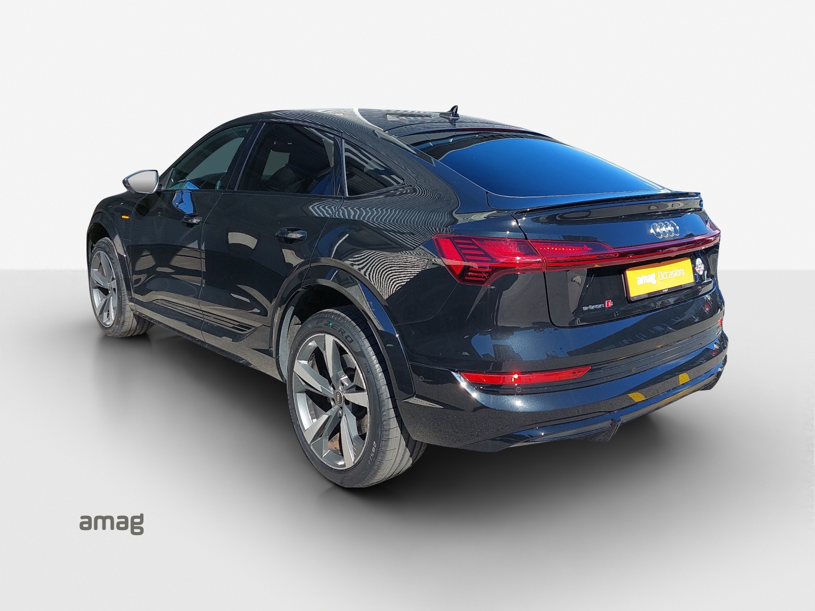 AUDI e-tron S Sportback quattro-showroom-element-2