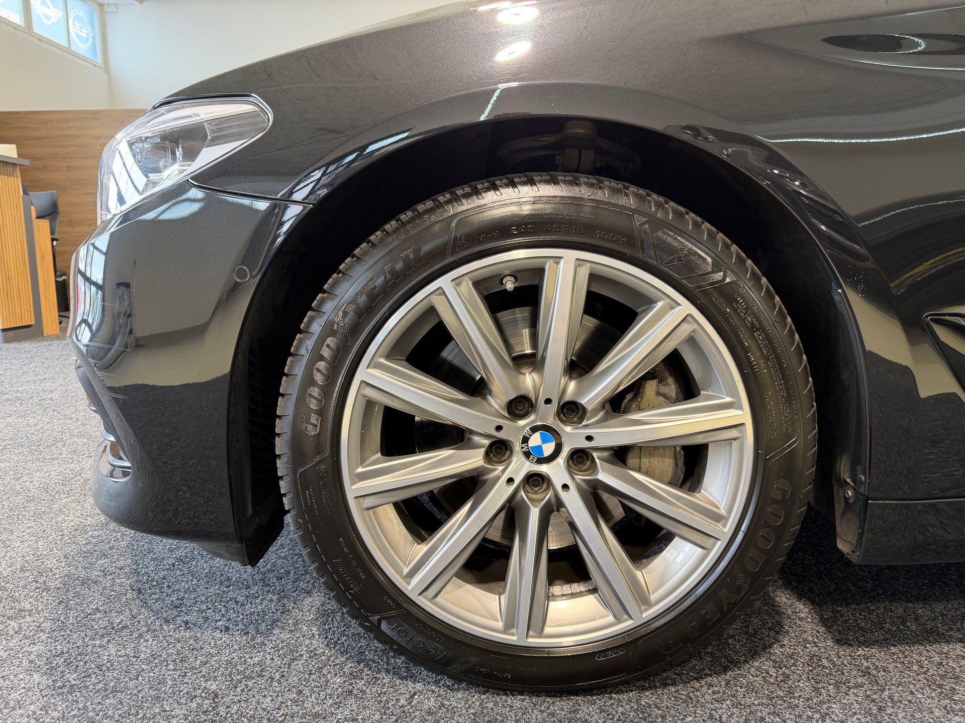 BMW 530d xDrive Sport Line Steptronic-image-13