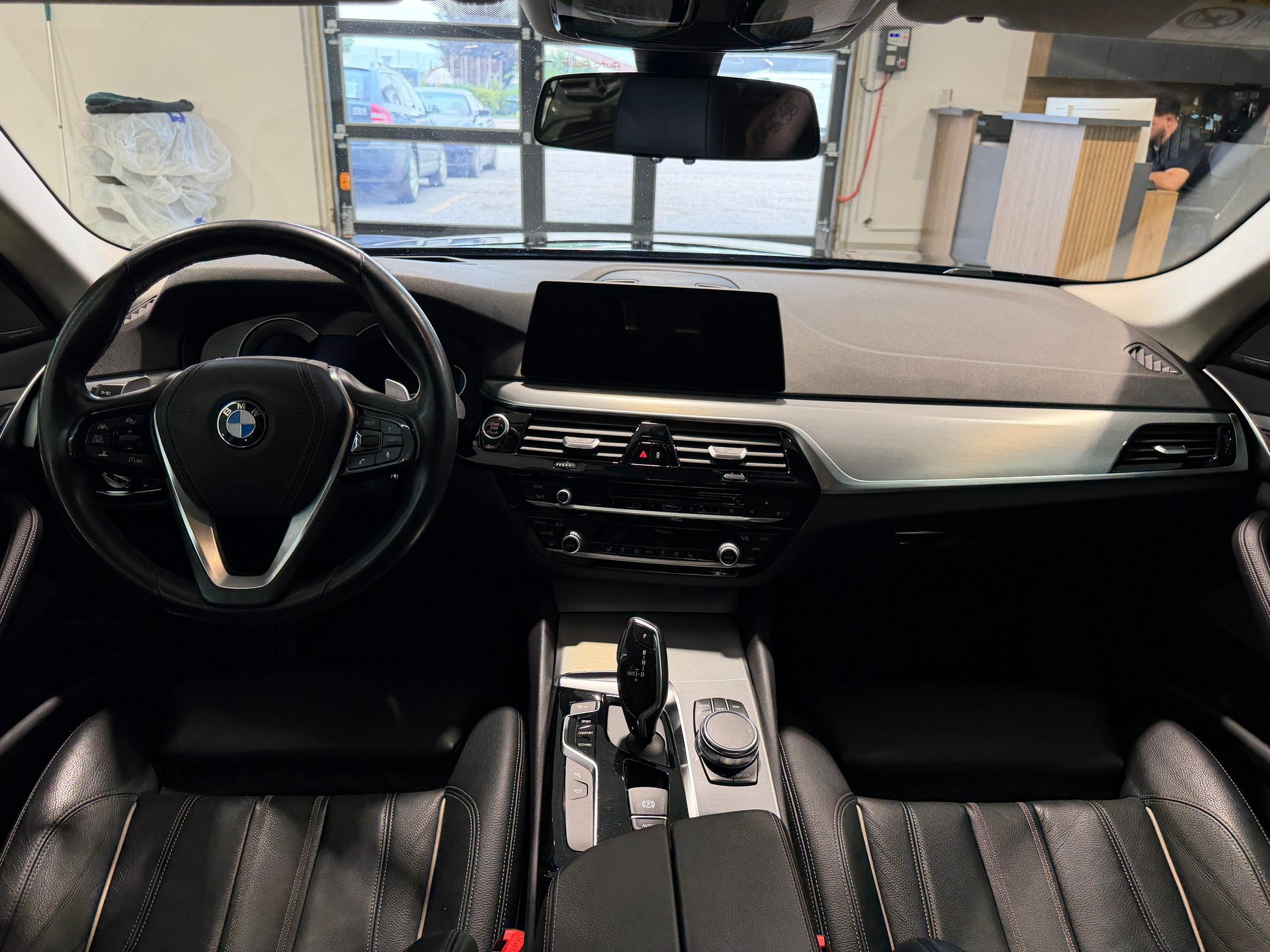 BMW 530d xDrive Sport Line Steptronic-image-10