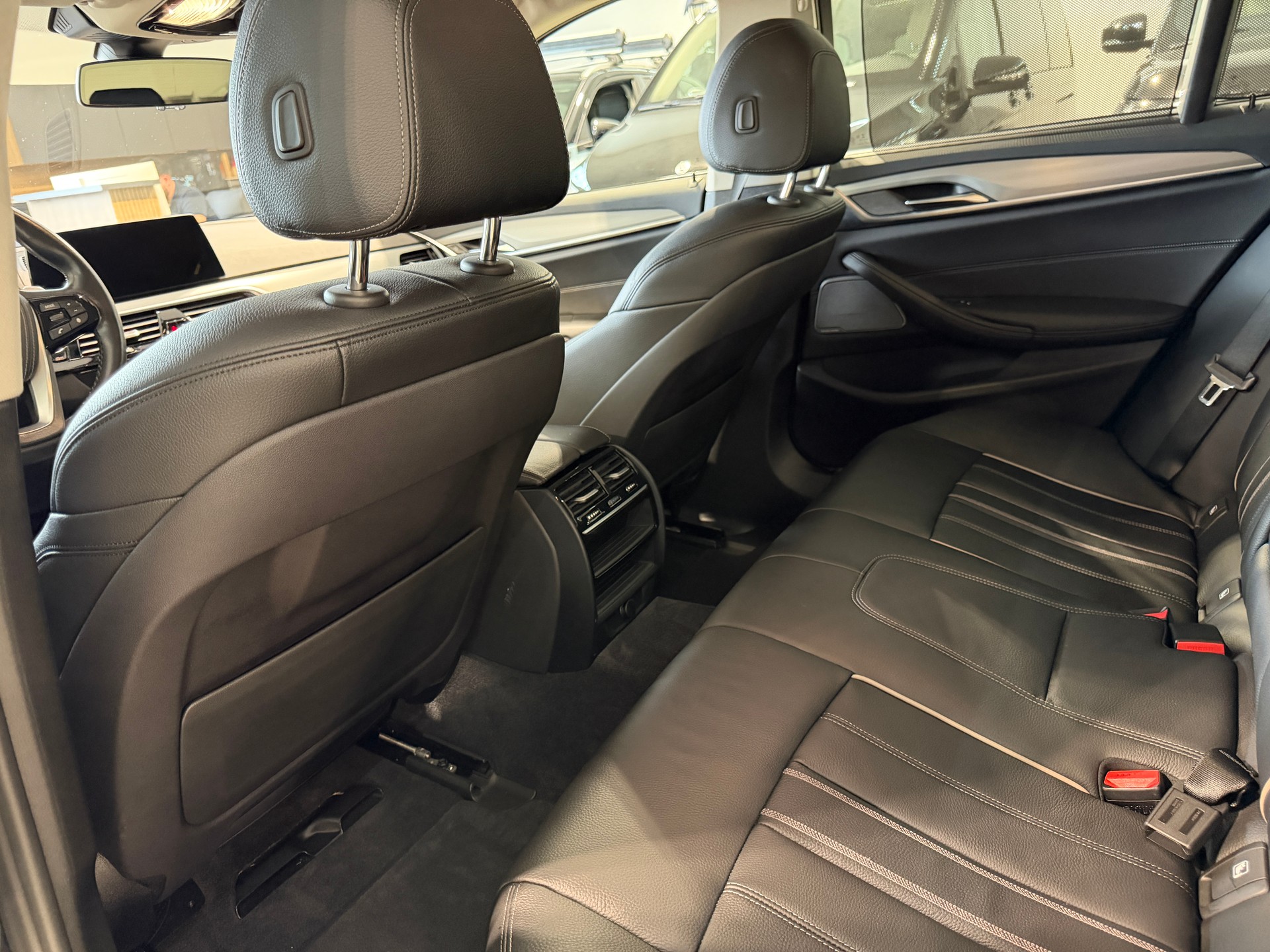 BMW 530d xDrive Sport Line Steptronic-image-12