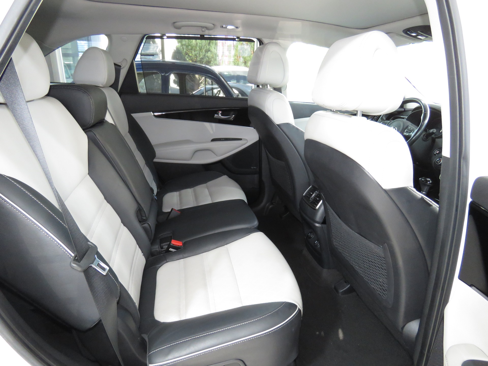 KIA Sorento 2.2 CRDI Style Automat 4WD (ab Platz, Fixpreis)-image-12