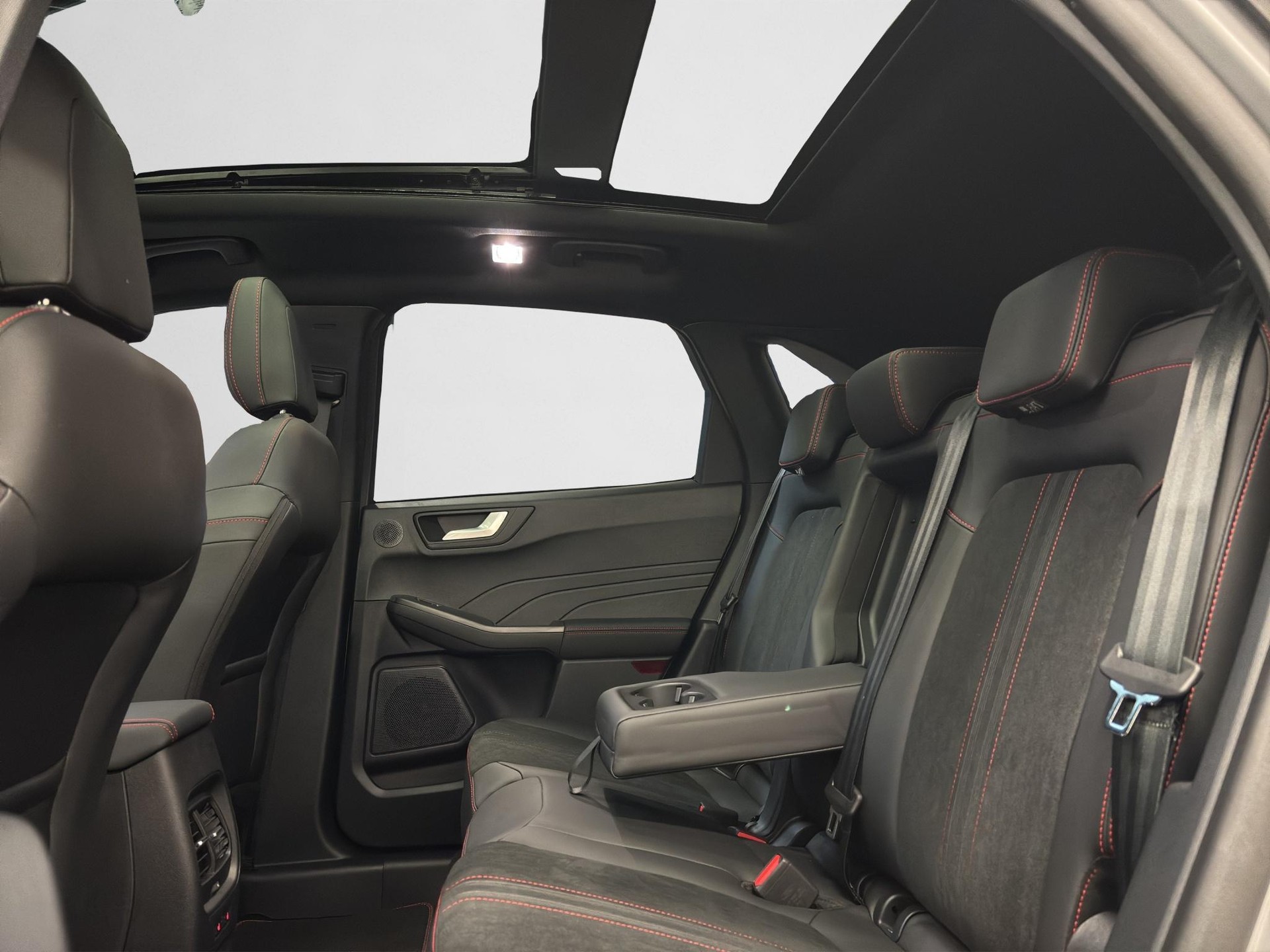 FORD Kuga 2.5 Hybrid ST-Line X 4x4-image-15