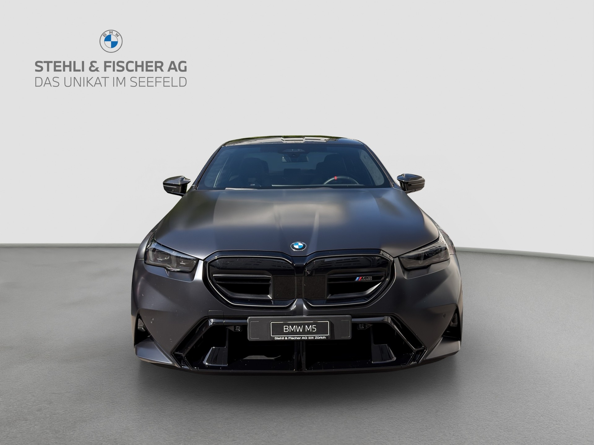 BMW M5 xDrive-showroom-element-1