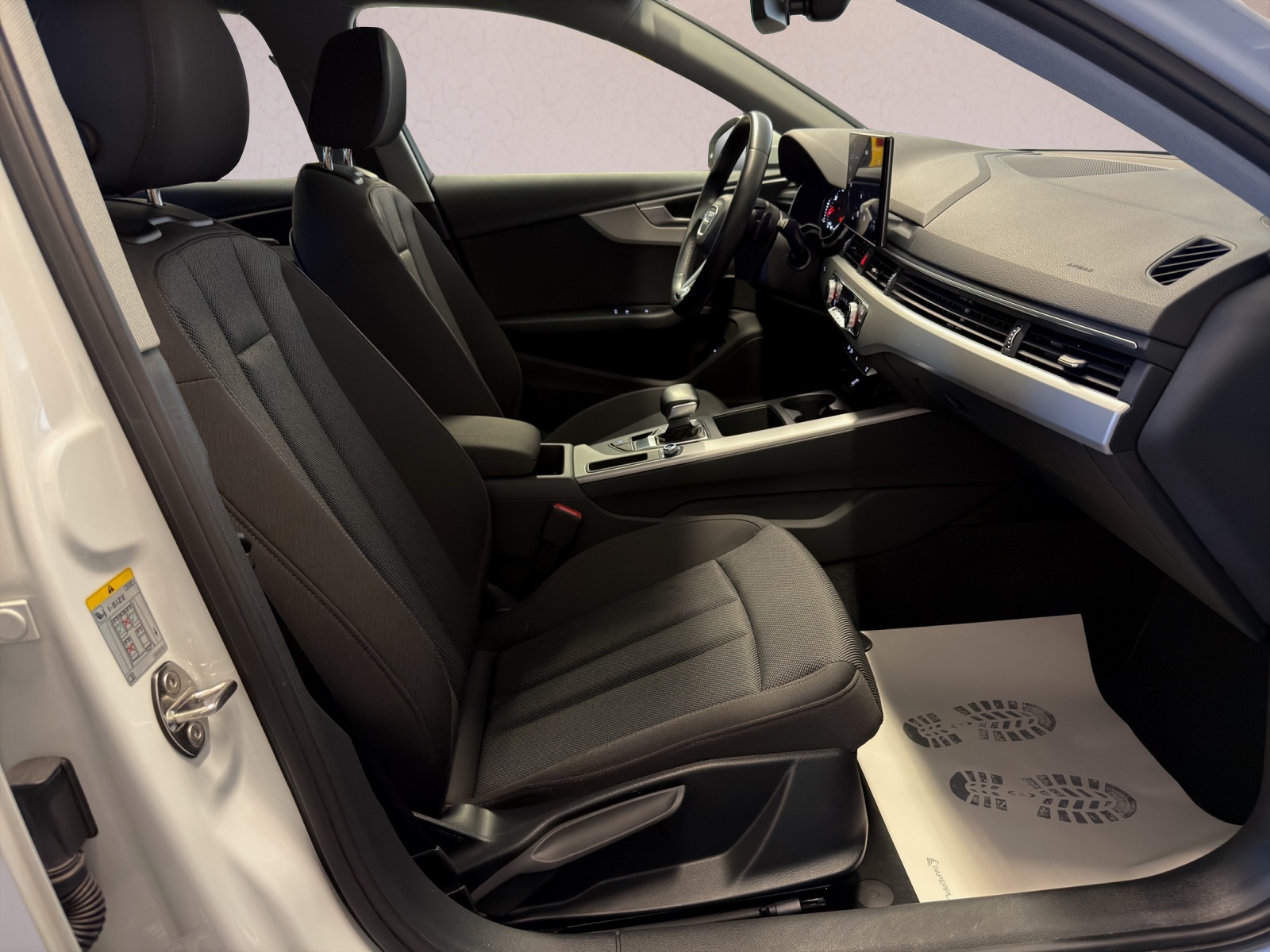AUDI A4 Avant 35 TDI S-tronic-image-15