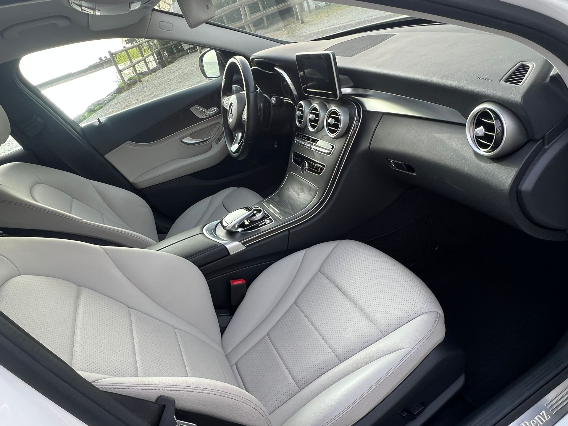 MERCEDES-BENZ C 250 BlueTEC Avantgarde 4Matic 7G-Tronic-image-12