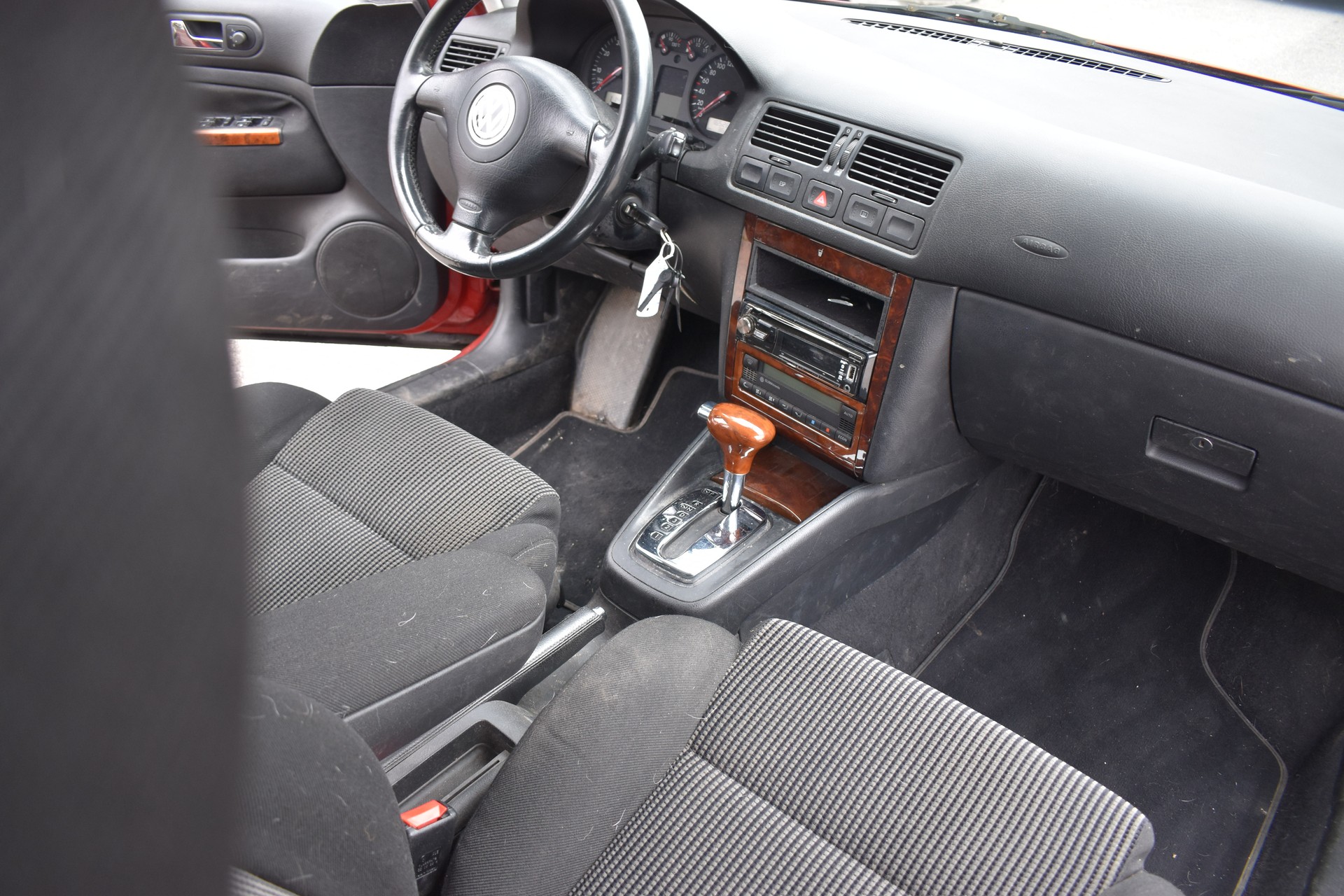 VW Bora Variant 2.3 Highline-image-8