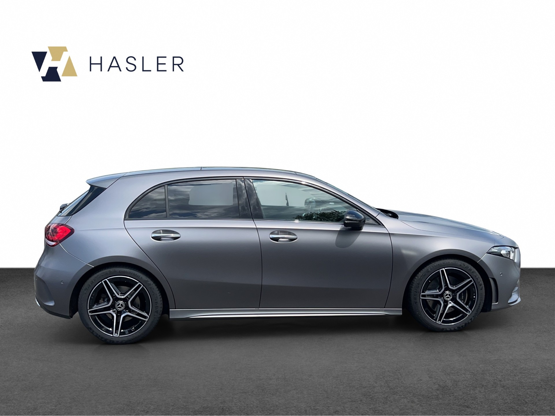 MERCEDES-BENZ A 220 d 4Matic AMG Line-image-6