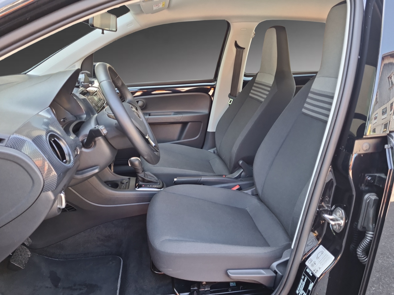 VW e-Up-image-5