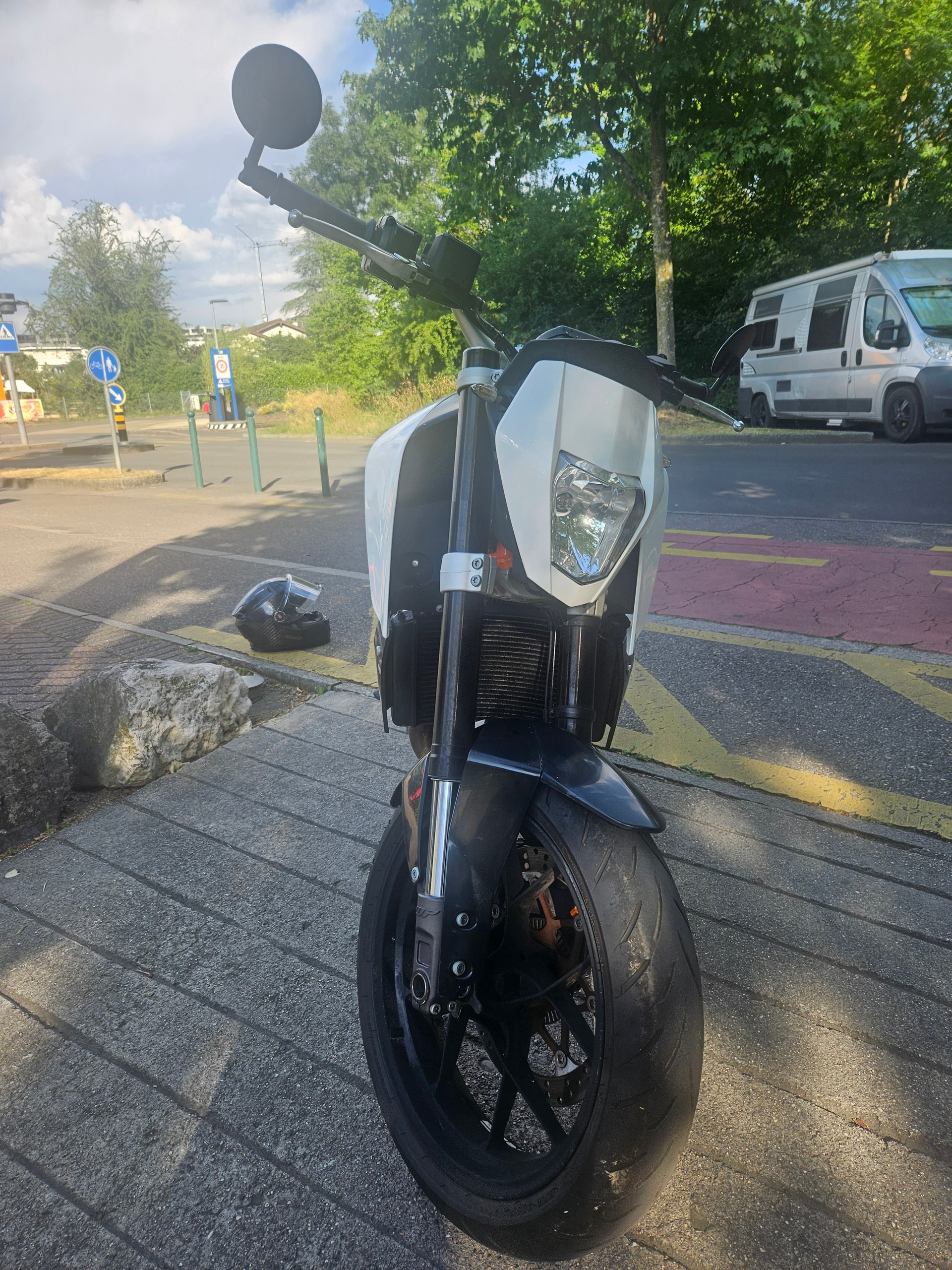 KTM 690 Duke ABS (35kW)-image-2
